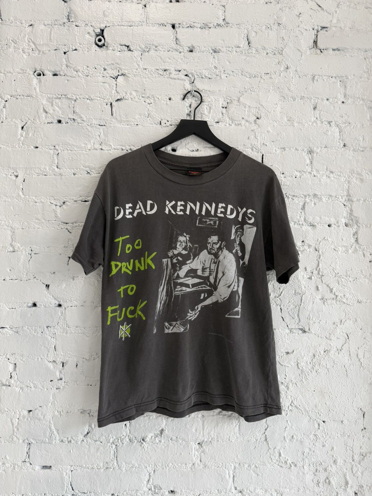 Vintage 1995 DEAD KENNEDYS ‘TOO DRUNK TO FUCK’ TEE Size US L / EU 52-54 / 3 - 1 Thumbnail