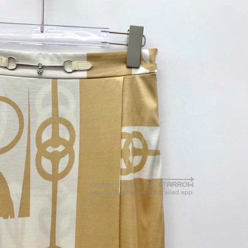 Hermes Hermes Color-blocked lock printed slit mulberry silk knitt Size 24" / US 00 / IT 34 - 3 Thumbnail
