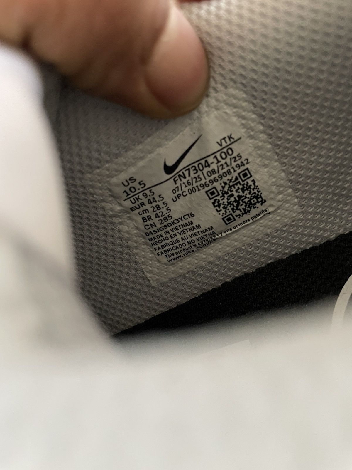 Nike Nike Air Max Excee White Black Size US 10.5 / EU 43-44 - 8 Thumbnail