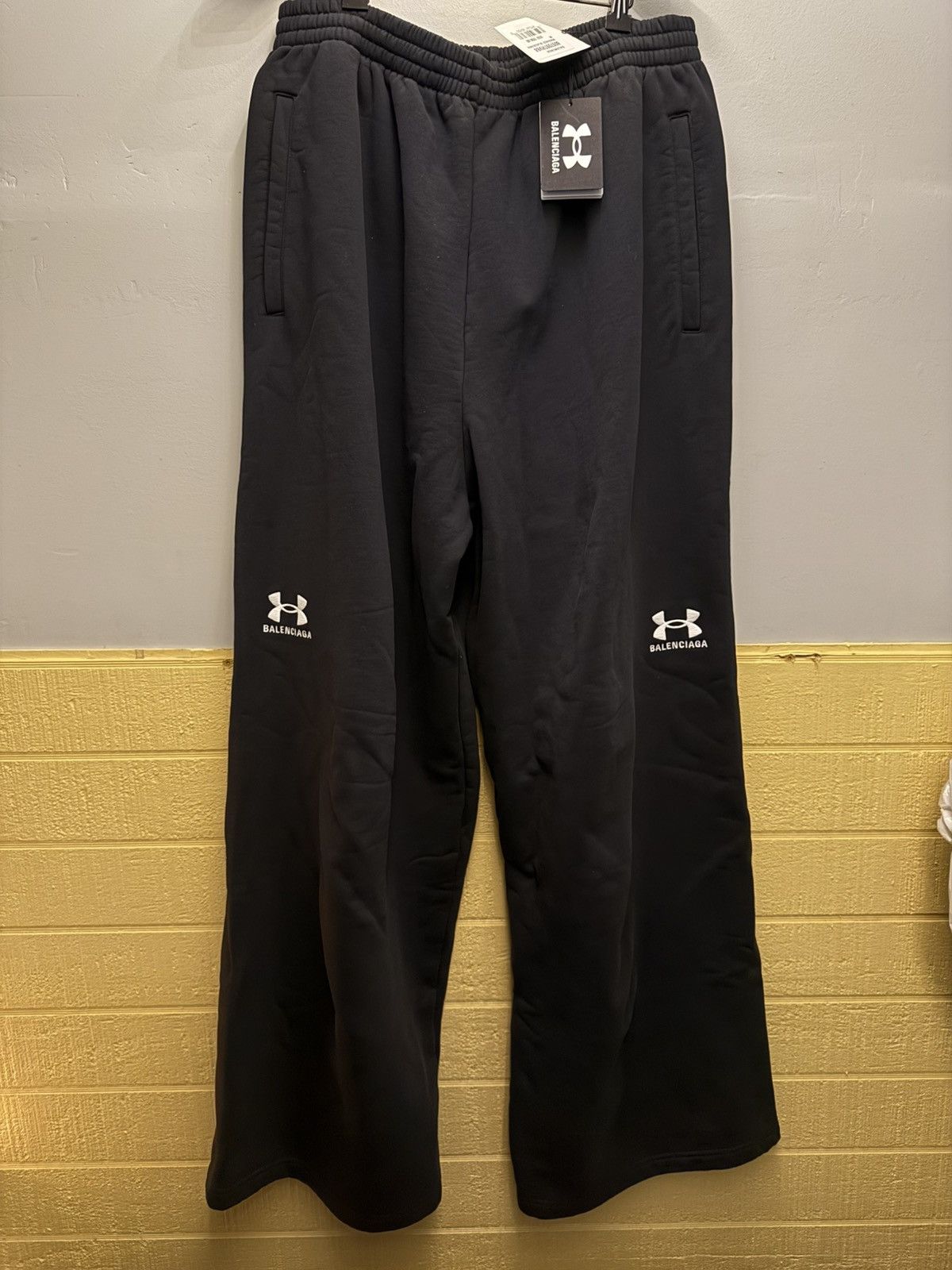 Balenciaga Balenciaga Under Armor Sweatpants size M Size US 32 / EU 48 - 1 Thumbnail