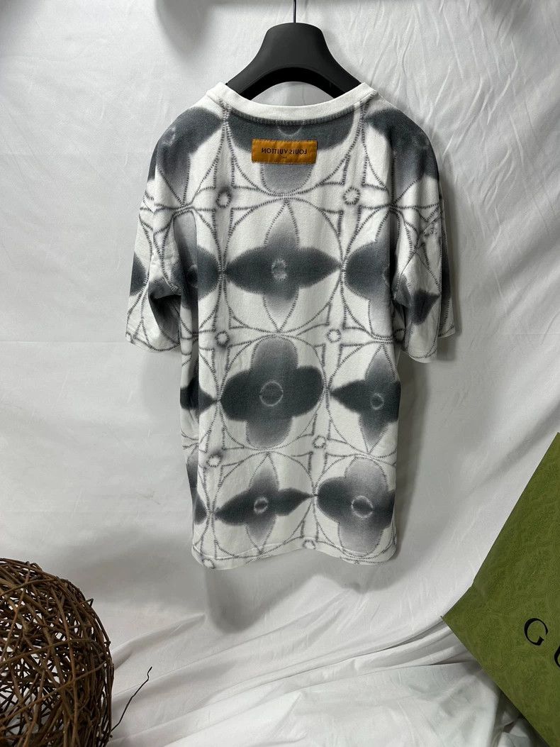 Louis Vuitton Louis Vuitton SS23 skein printed crewneck pullover short sl Size US XL / EU 56 / 4 - 2 Thumbnail