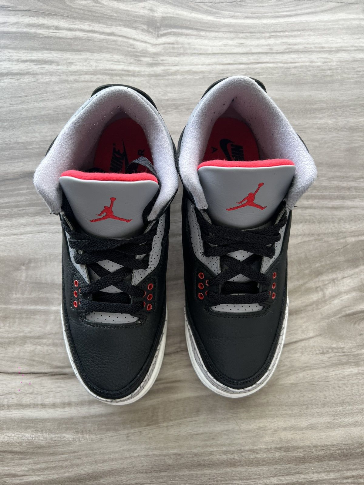 Jordan Brand Jordan 3 Retro OG Mid Black Cement Size 6Y/ 7.5 Women’s Size US 6 / EU 39 - 6 Thumbnail