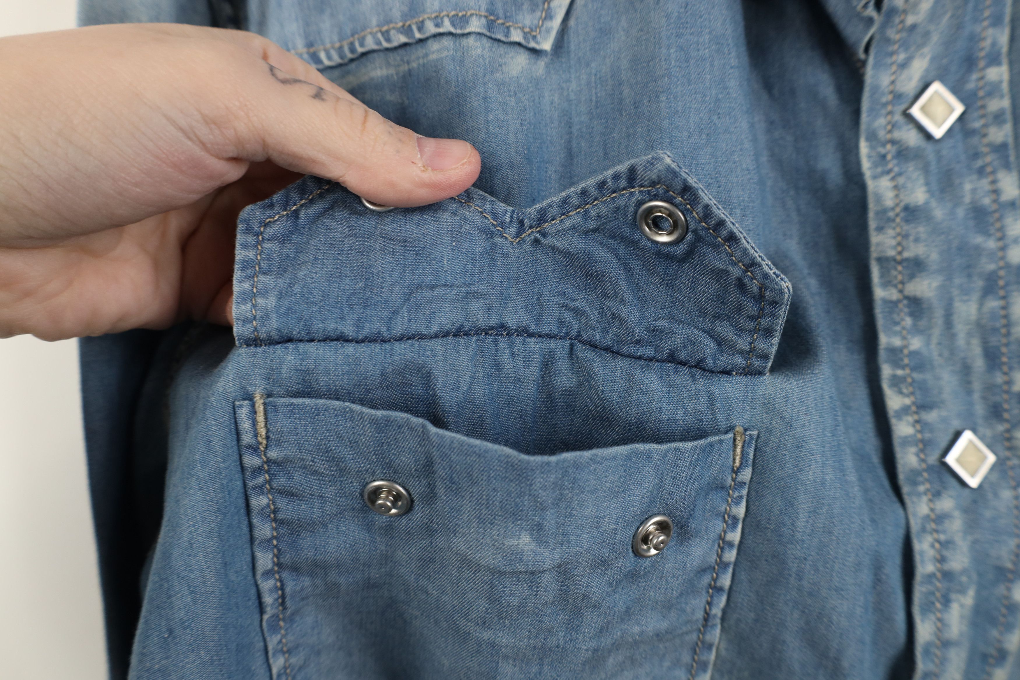 Lucky Brand Vintage Lucky Brand Western Rodeo Denim Snap Button Shirt Size US L / EU 52-54 / 3 - 7 Thumbnail