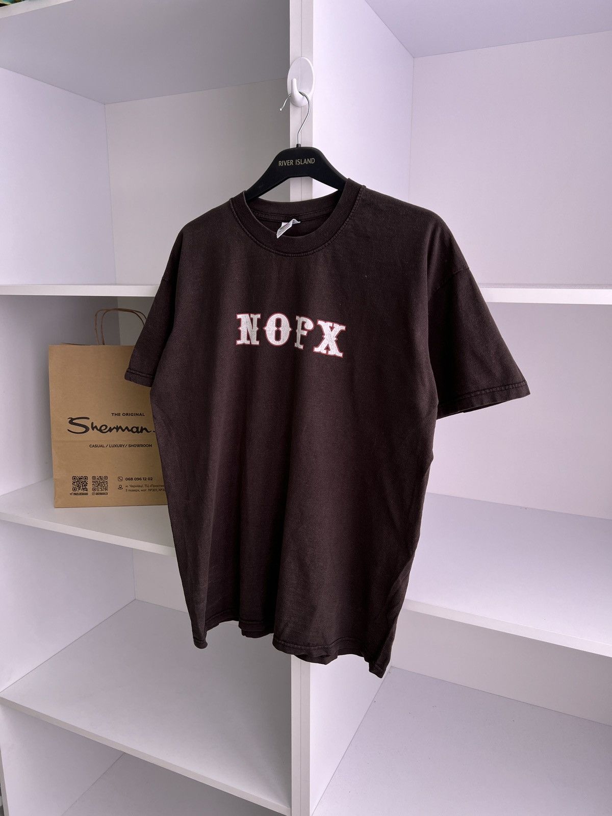 Band Tees × Vintage Vintage Nofx Logo Brown T-shirt Size US L / EU 52-54 / 3 - 4 Thumbnail