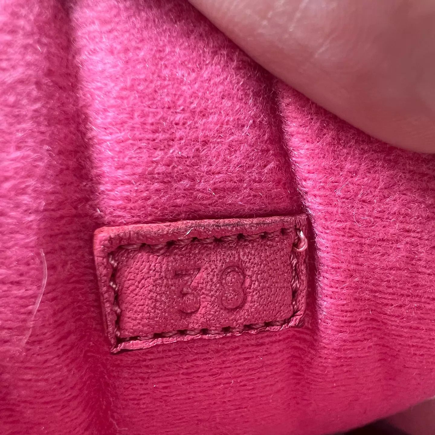 Gucci Gucci Mac80 Pink White 38 Near New Box & Accs Size US 7.5 / IT 37.5 - 7 Thumbnail