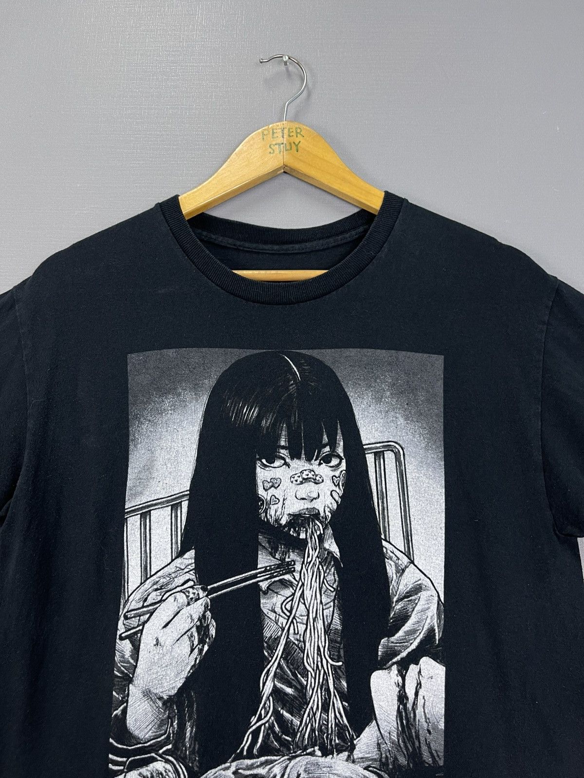 Vintage Mako Creepy Girl Noodles Anime T Shirt Size US S / EU 44-46 / 1 - 5 Thumbnail