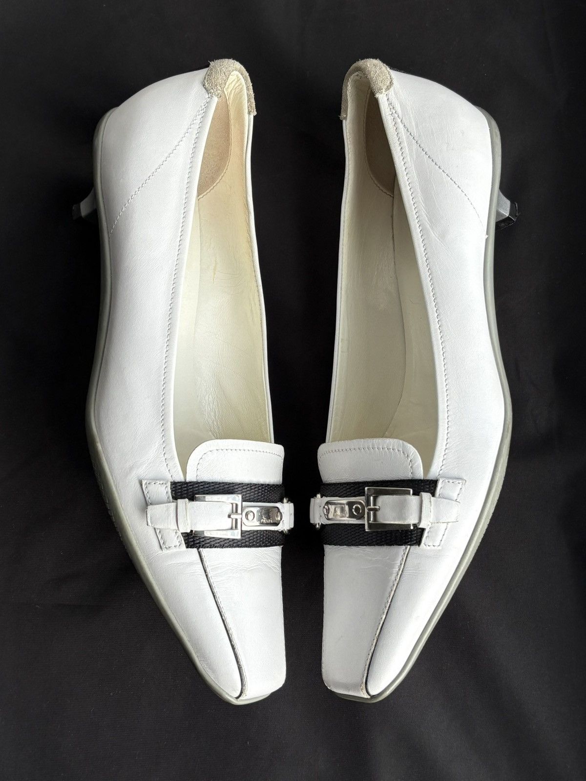 Prada × Vintage PRADA 2000s WHITE LEATHER KITTEN HEELS BUCKLE LOGO 36 US 5 Size US 6 / IT 36 - 6 Thumbnail