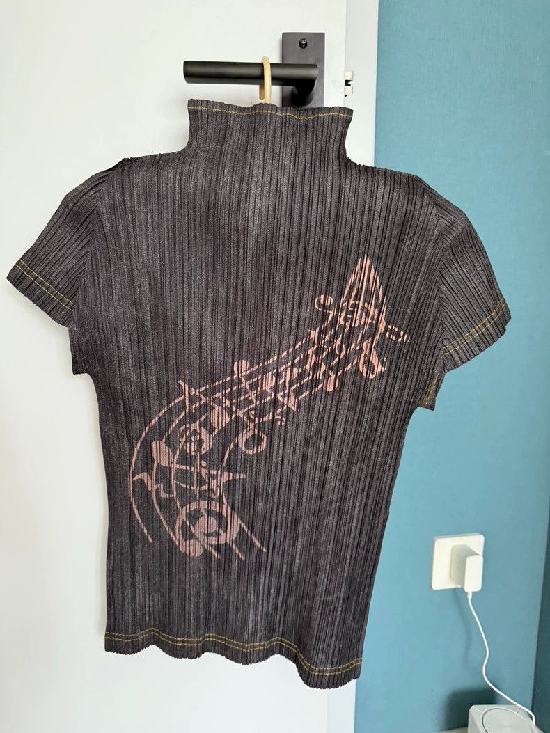 Issey Miyake Issey Miyake size:3 Black pleated short-sleeved shirt Size XS / US 0-2 / IT 36-38 - 1 Thumbnail