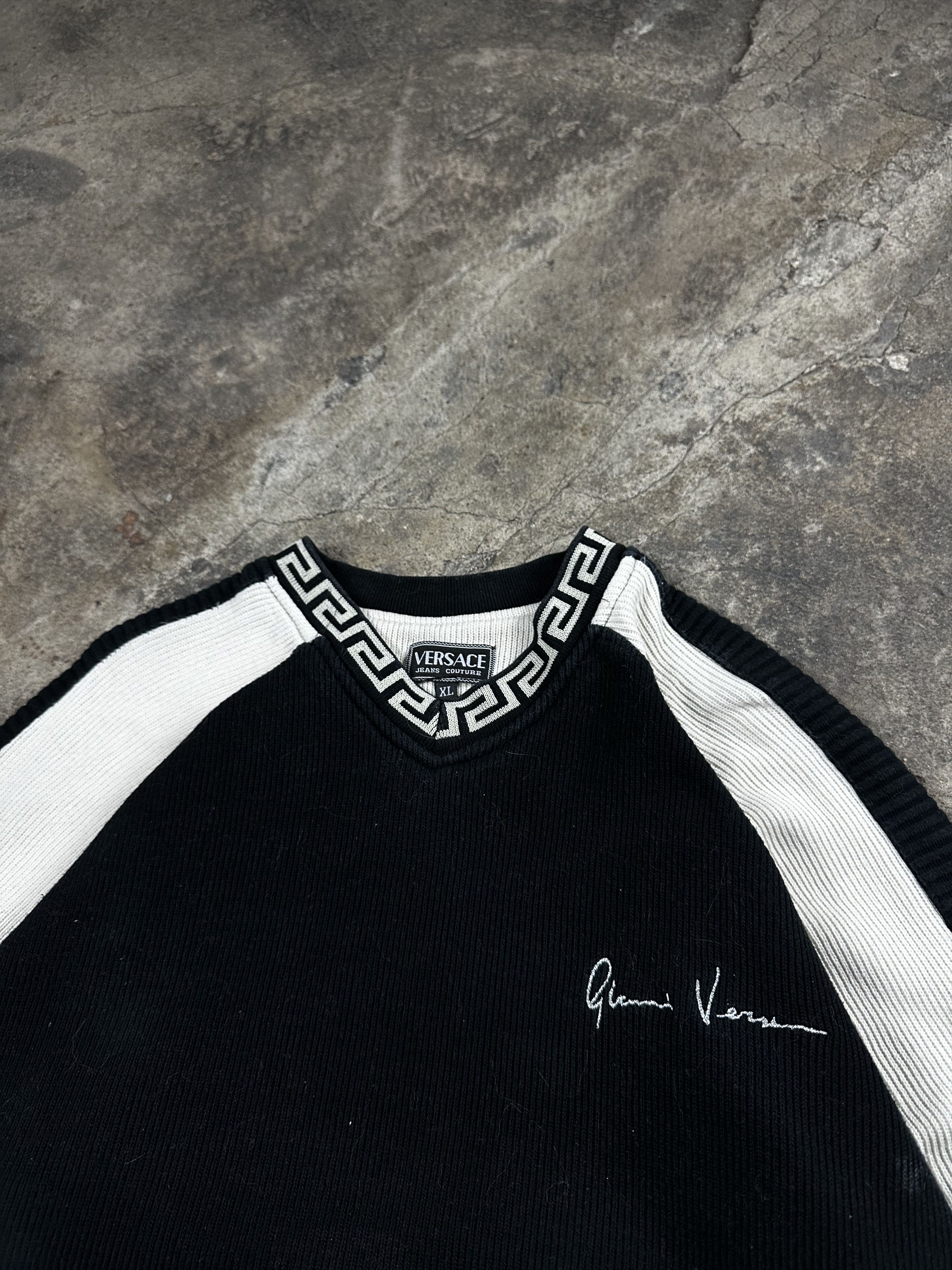 Versace 90s Vintage Versace Cotton V-neck Sweatshirt Size US XL / EU 56 / 4 - 3 Thumbnail
