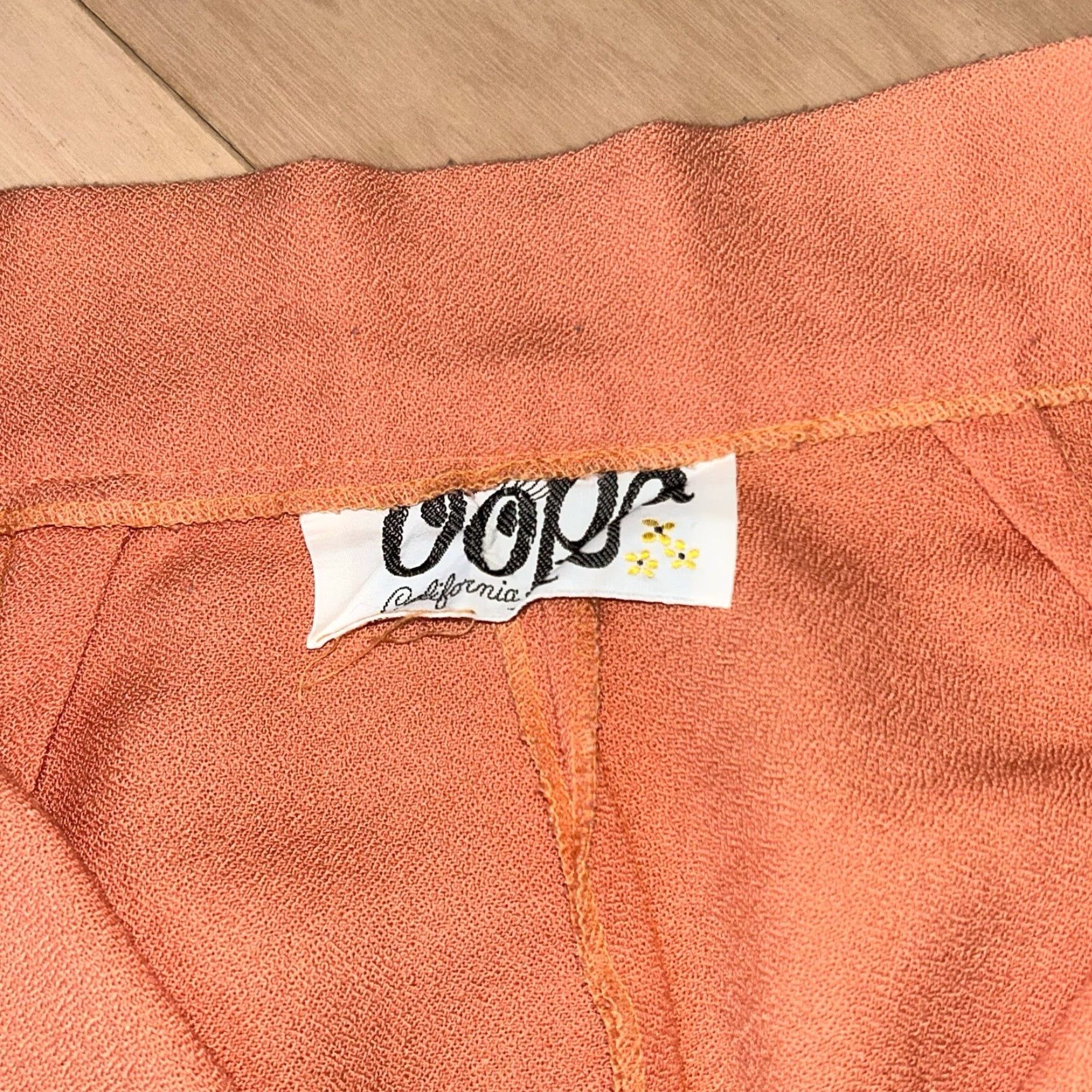 Bell VINTAGE Oops California Bell Bottom Trousers High Rise 26x32 Women’s Peach Polyester 1970s Hippy Casual Womens Size 26" / US 2 / IT 38 - 5 Thumbnail