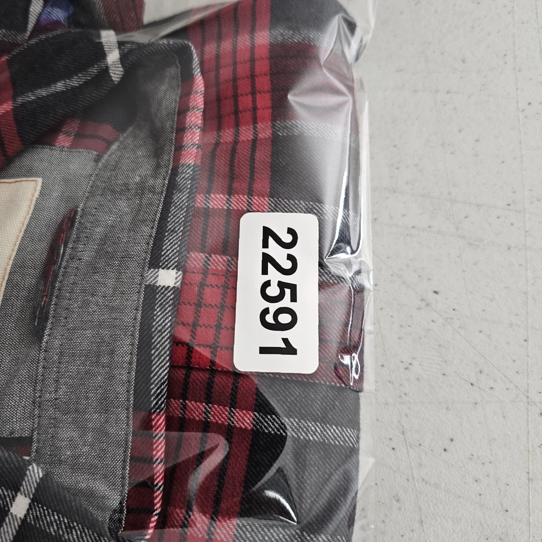 Weatherproof Weatherproof Shirt Mens L Red Black Gray Plaid Flannel Button-Down Weatherproof Vintage Shirt Mens Large Red Black Gray Plaid Flannel Button Down Size US L / EU 52-54 / 3 - 8 Thumbnail