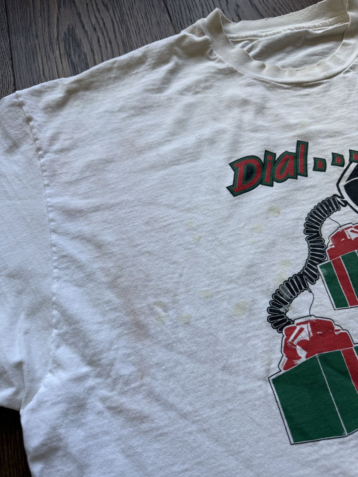 Vintage Vintage 90s MCI and Spiegel Gift Holiday Christmas Tee Size US XXL / EU 58 / 5 - 5 Thumbnail