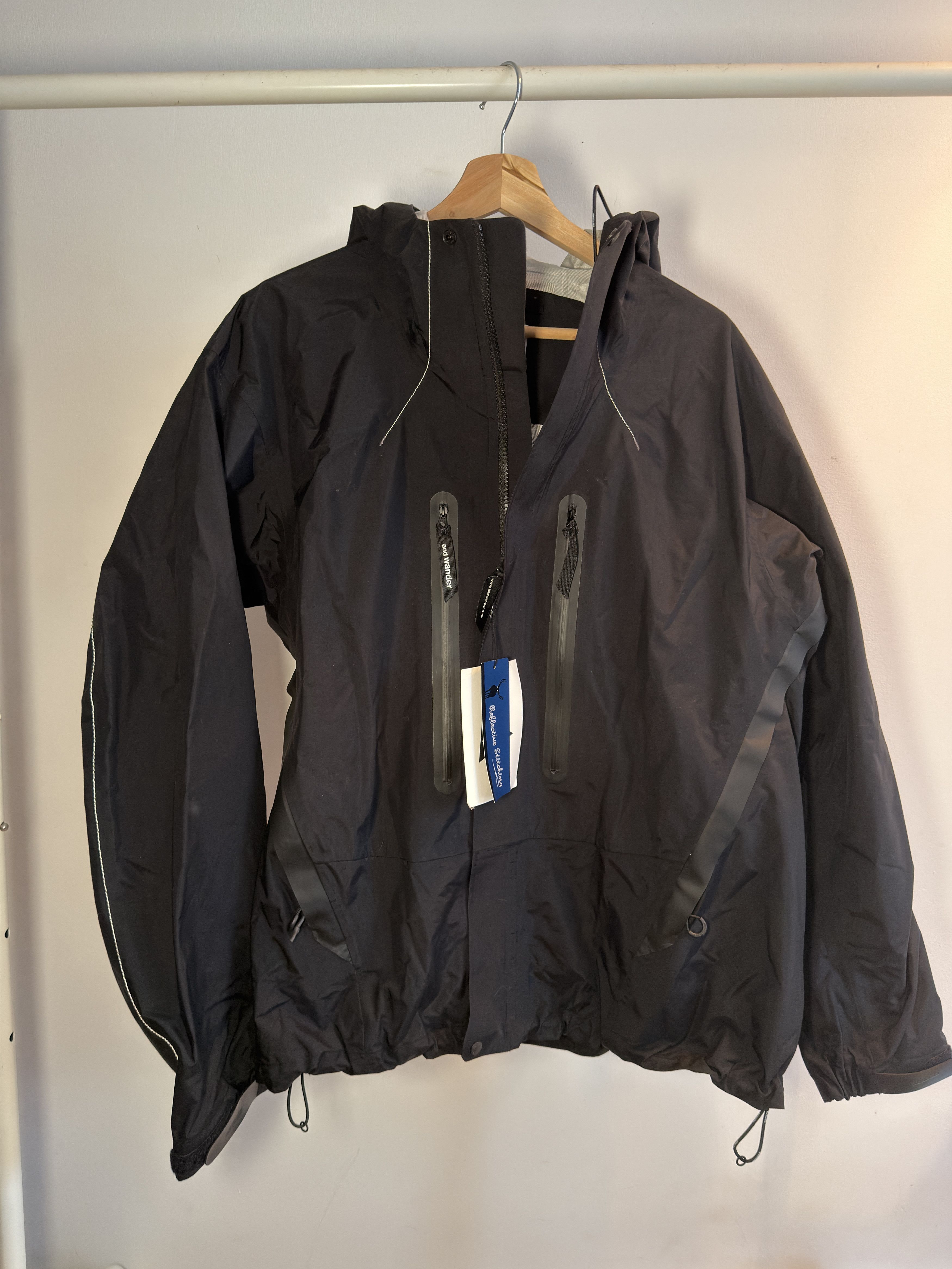 And Wander And Wander 2.5L Hiker Jacket Size US L / EU 52-54 / 3 - 1 Thumbnail