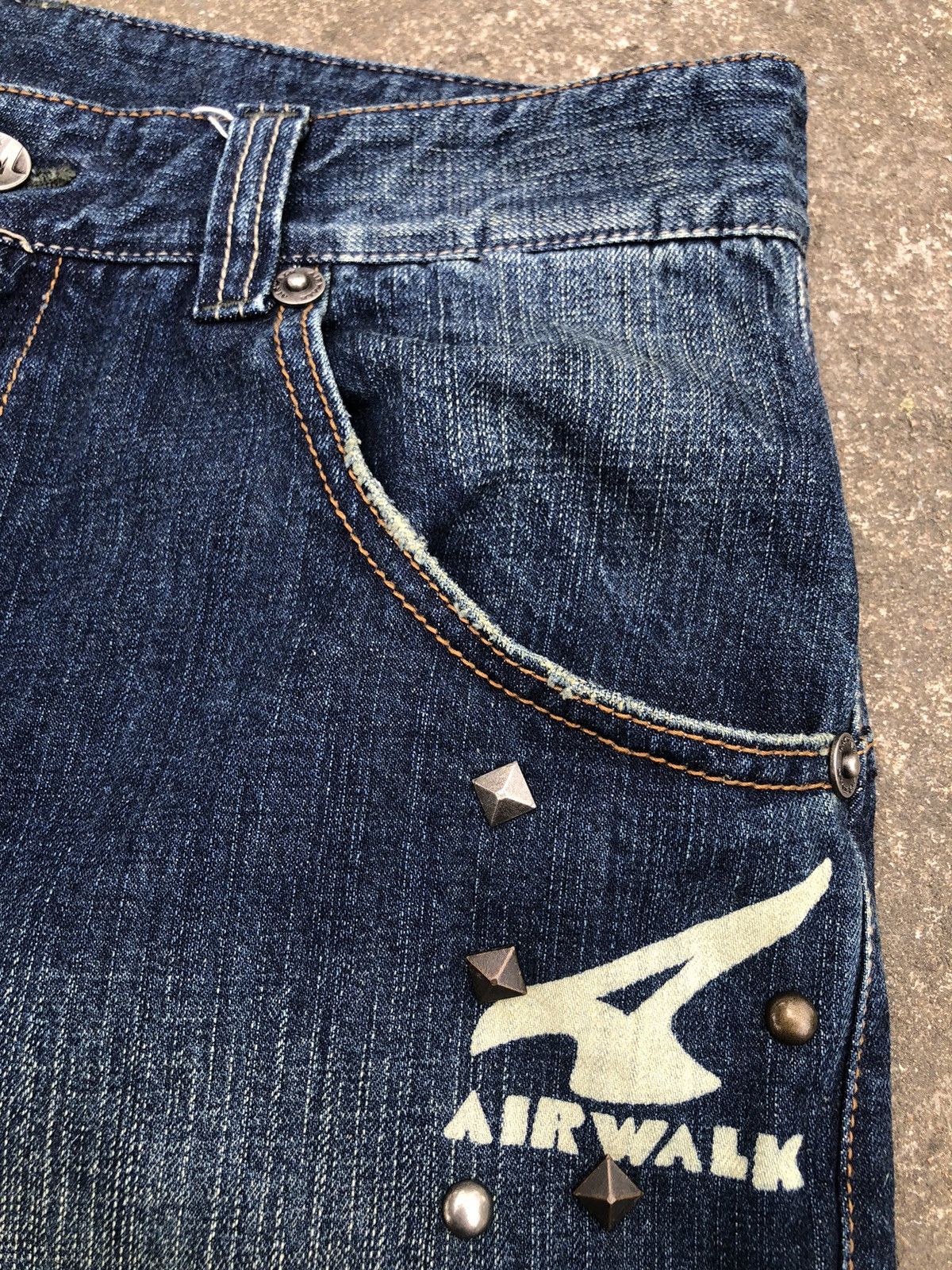 Airwalk Airwalk Vintage Baggy Distressed Denim Patch Loose Studded Size US 32 / EU 48 - 11 Thumbnail