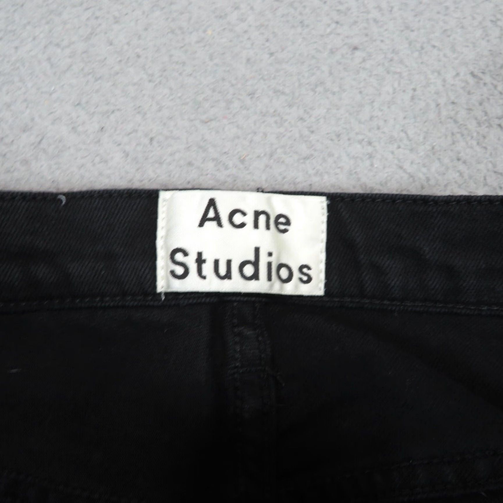 Acne Studios Acne Studios Jeans Men 29 Black Town Stay Cropped Denim Button Fly Mid Rise Jeans Mens Black City Cropped 5-Pocket Design Urban Modern Style Size US 29 - 6 Thumbnail