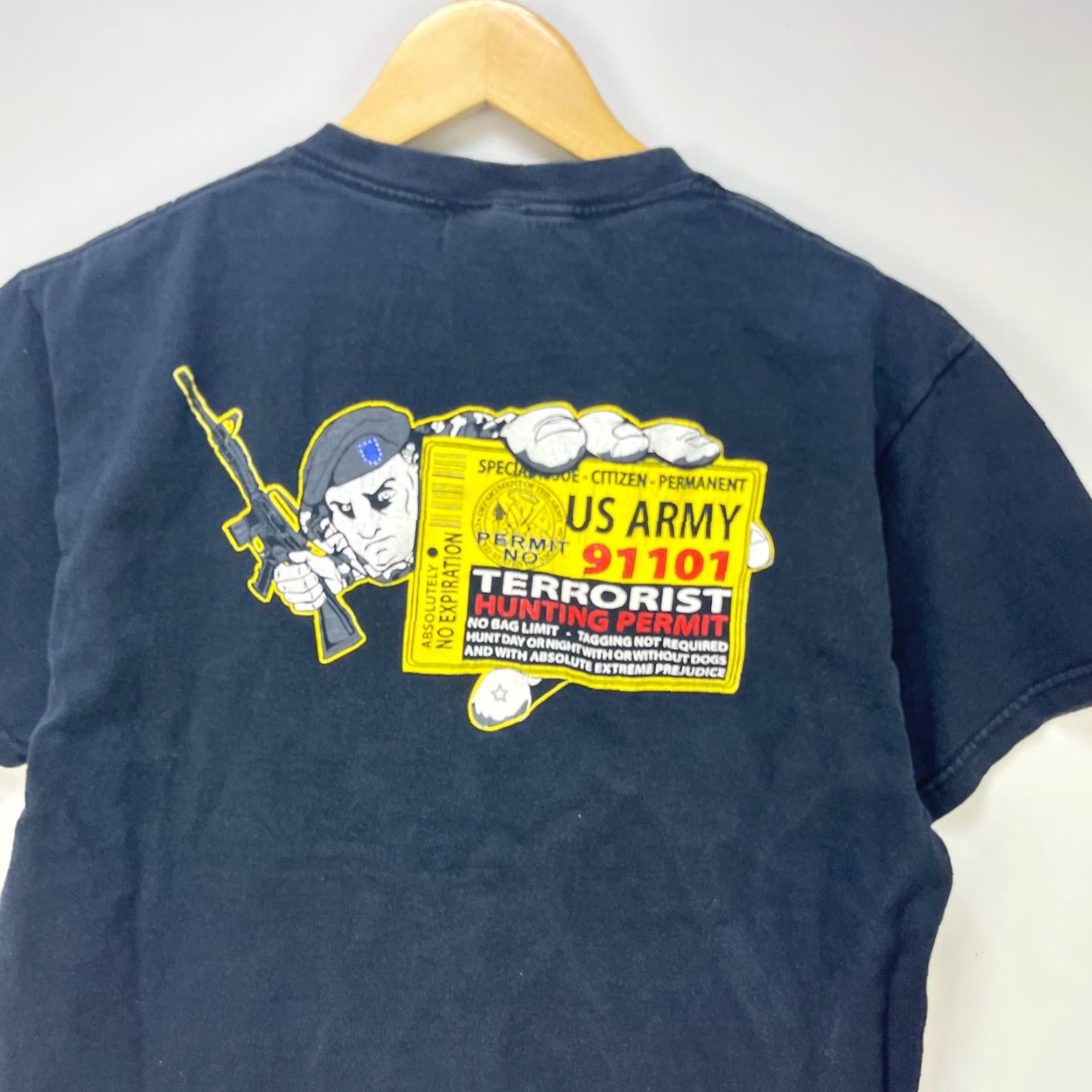 Vintage VINTAGE American Warrior Terrorist Hunting Permit US Army T-Shirt M Black 90s Mens Size US M / EU 48-50 / 2 - 2 Thumbnail