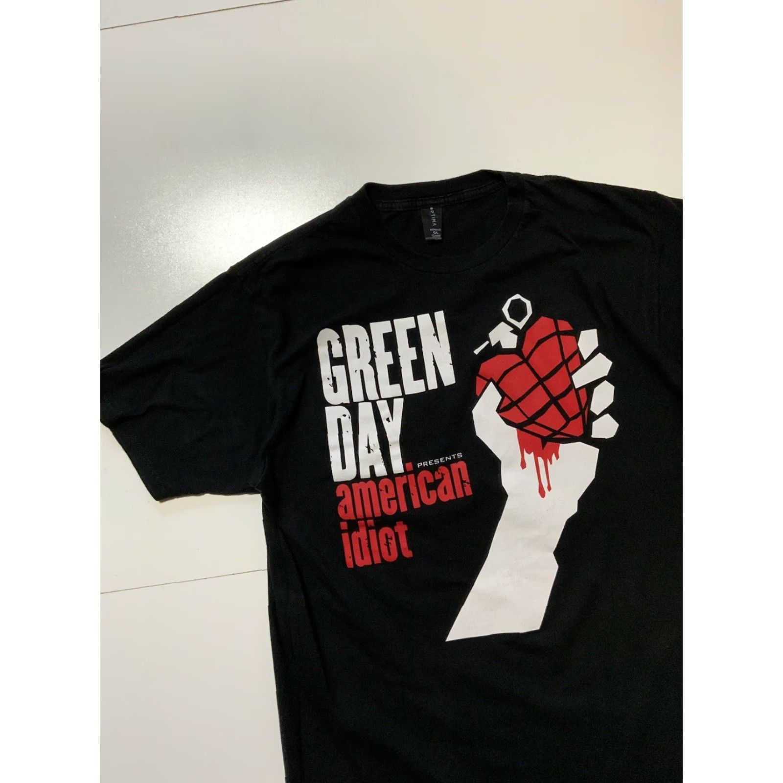 Vintage VINTAGE Green Day Presents American Idiot Love Heart Grenade Rock Band Graphic T-Shirt Mens Large Black Size US L / EU 52-54 / 3 - 3 Thumbnail