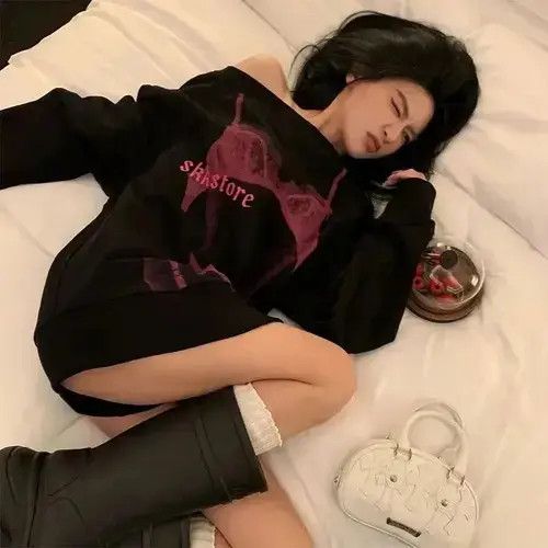 Japanese Brand Bikini Print Sweatshirt Long Size ONE SIZE - 2 Thumbnail