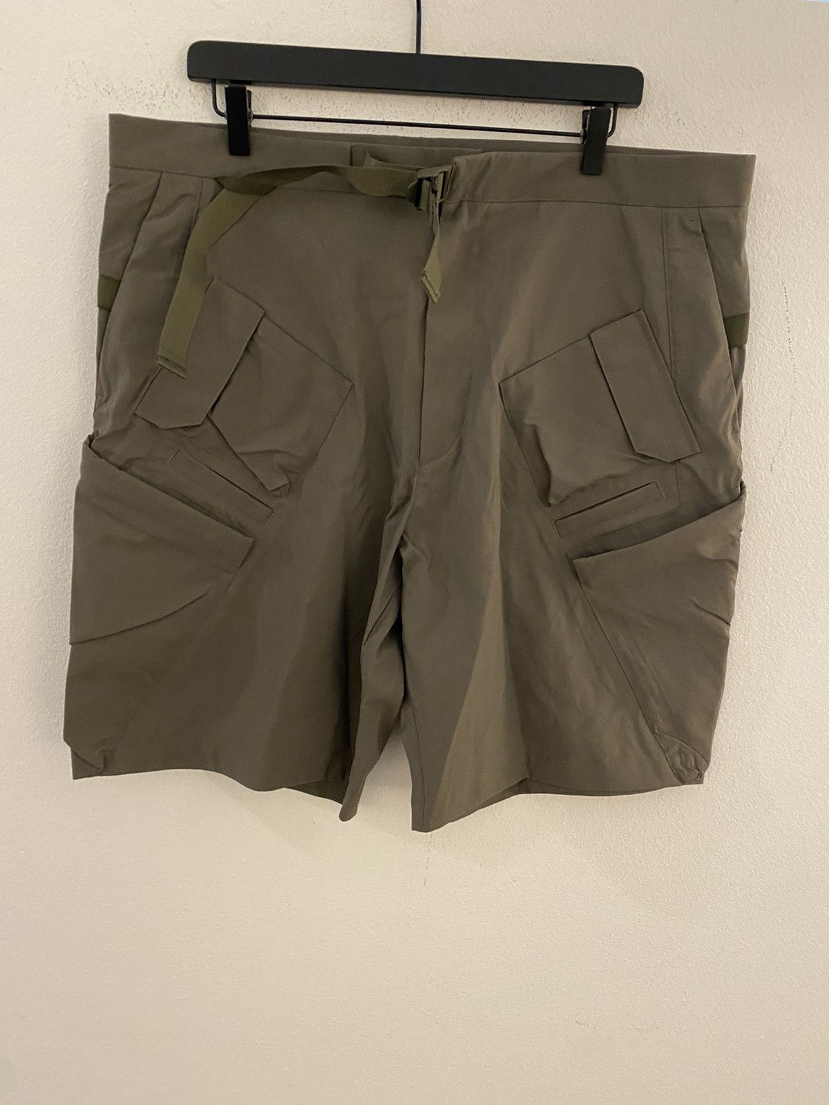 image of Acronym Sp29-M Shorts XL in Grey, Men's (Size 38)
