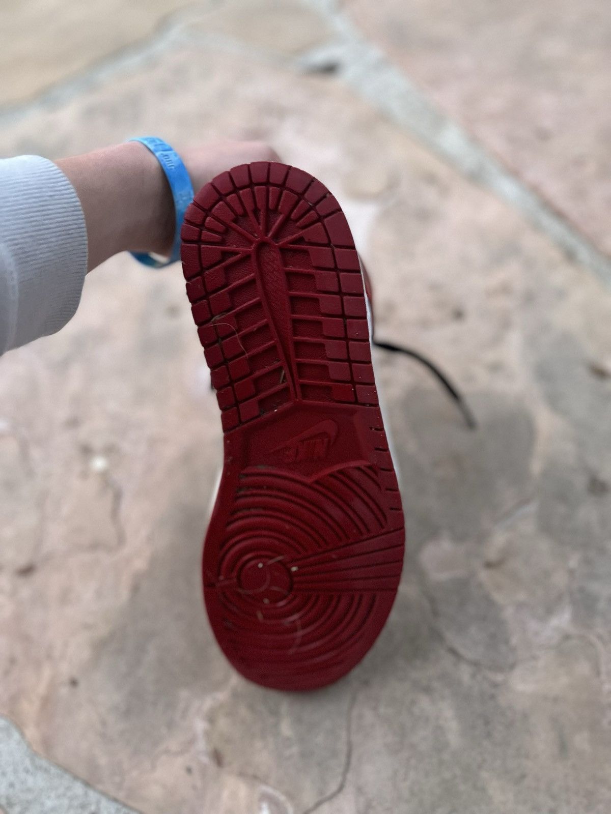 Jordan Brand × Nike Air Jordan 1 Mid Chicago 2020 Size US 9.5 / EU 42-43 - 5 Thumbnail