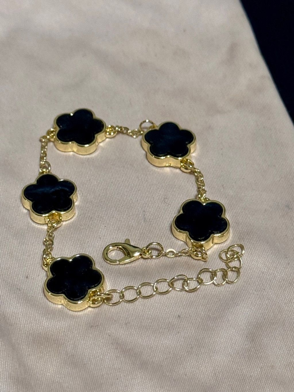 The Unbranded Brand Women’s Flower/Clover Bracelet Van Cleef Style- Black Size ONE SIZE - 2 Thumbnail