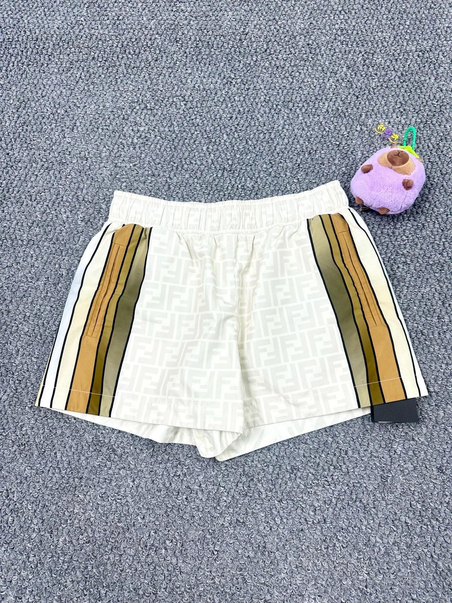 Fendi Fendi White All-Over Logo Shorts Size 34" / US 12 / IT 48 - 1 Thumbnail
