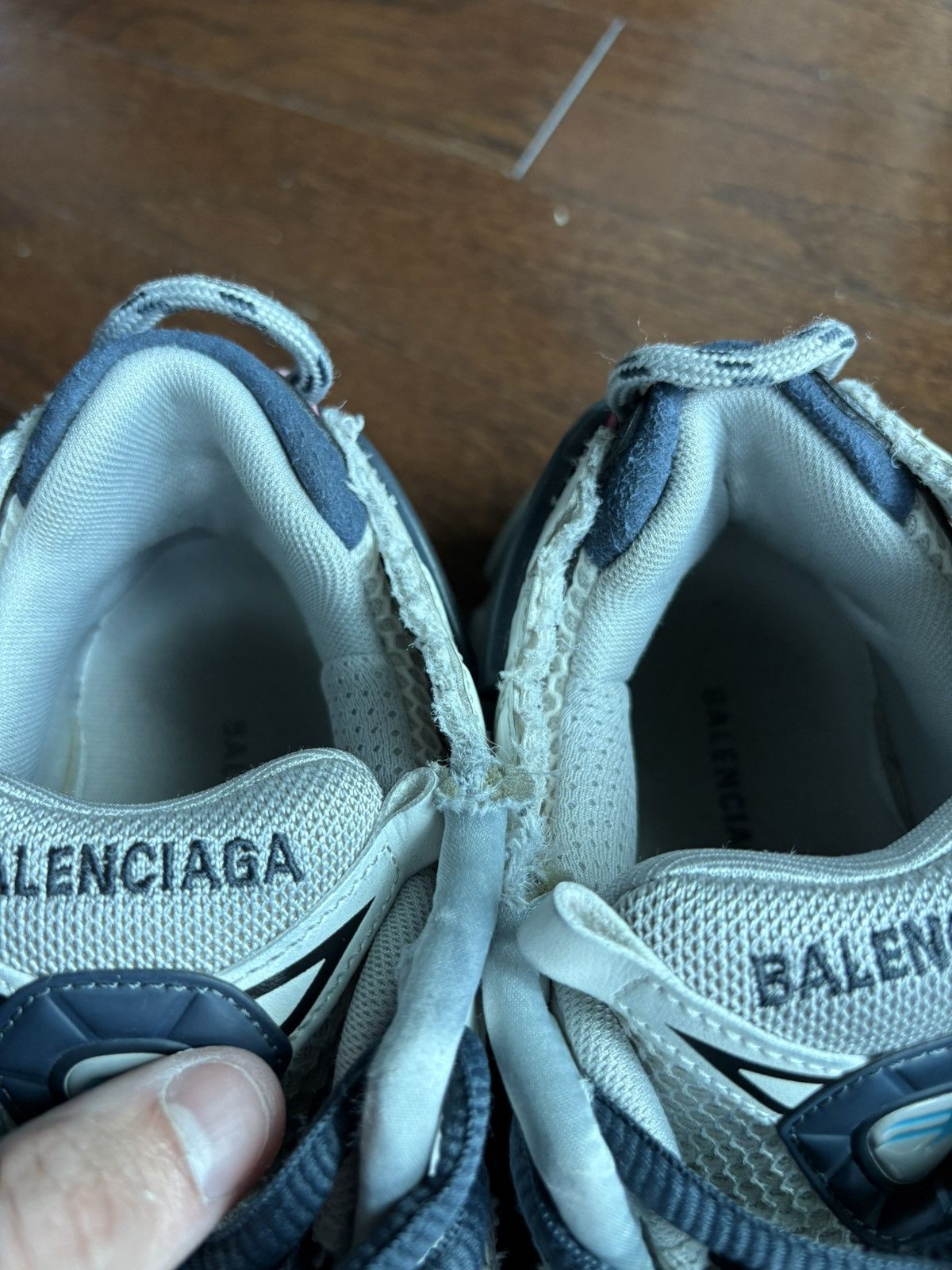 Balenciaga Balenciaga Runner Grey Pink Blue Sneaker Shoe Size US 10 / EU 43 - 8 Thumbnail