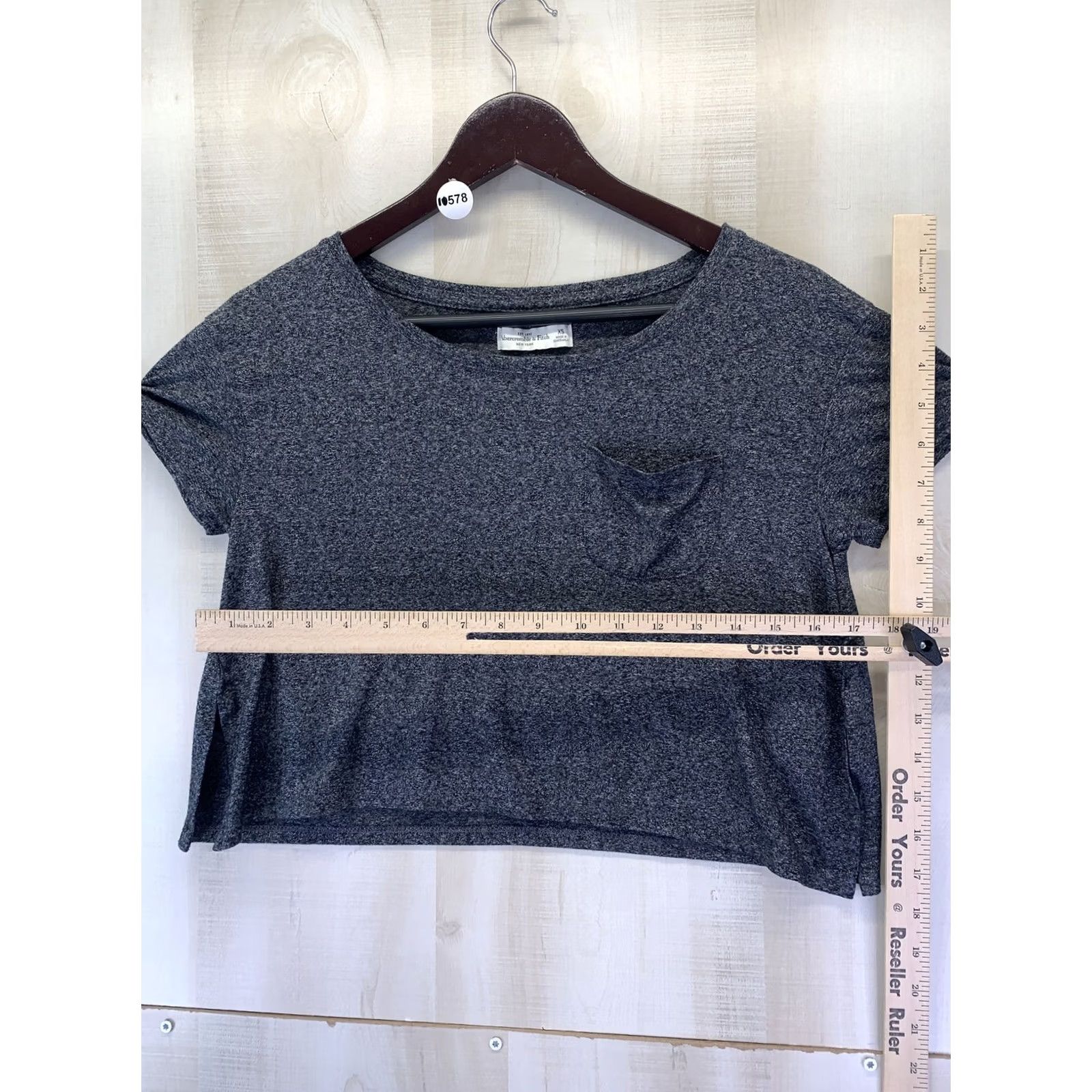 Abercrombie & Fitch Abercrombie & Fitch Heather Gray Pocket Front Crop T Shirt Teens Womens XS-10578 Size XS / US 0-2 / IT 36-38 - 4 Thumbnail