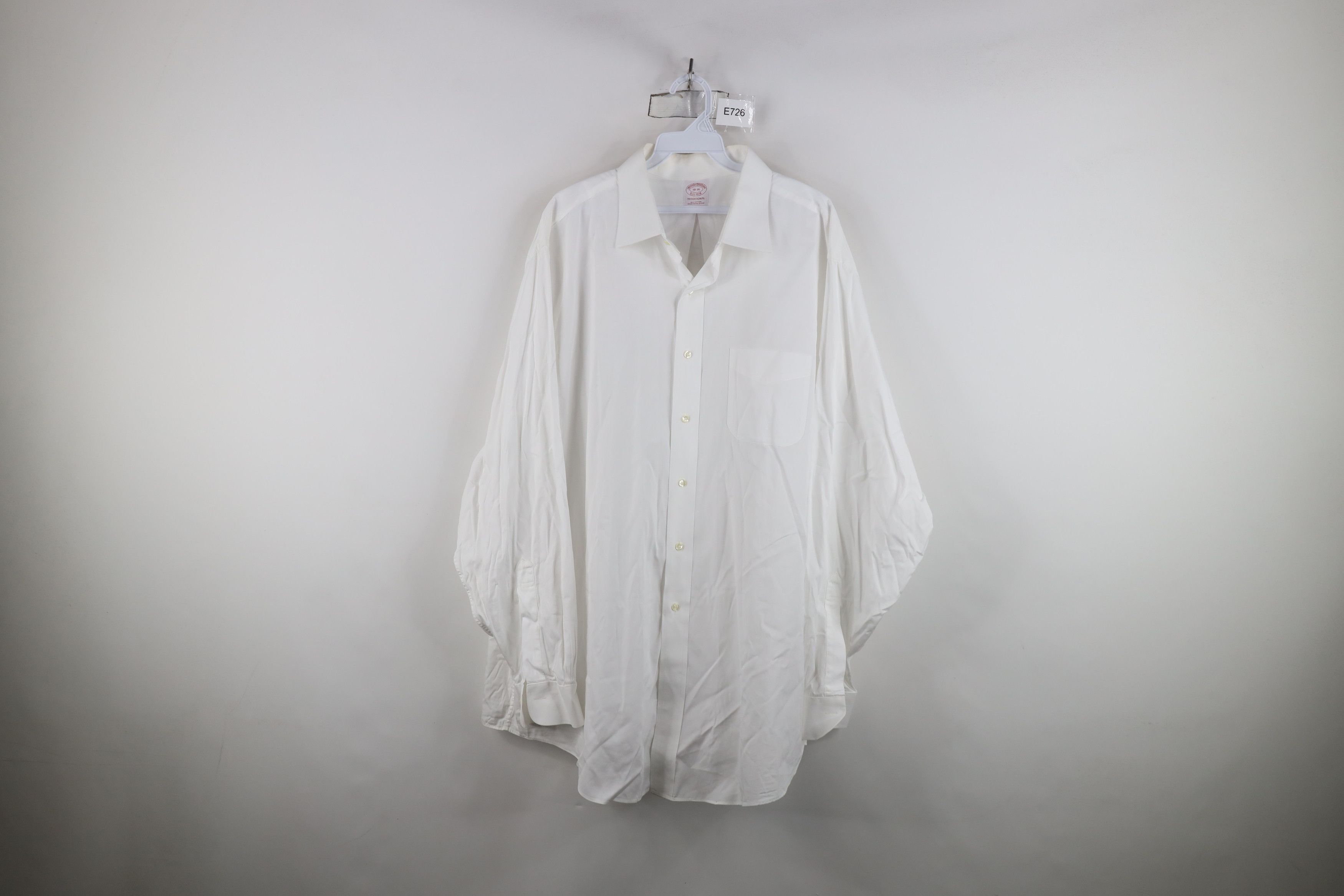 Brooks Brothers Vintage 90s Brooks Brothers Fit Collared Button Shirt White Size US L / EU 52-54 / 3 - 1 Thumbnail