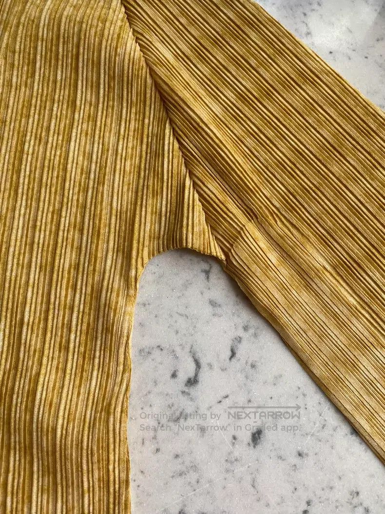 Issey Miyake Issey Miyake Yellow Top Size L / US 10 / IT 46 - 5 Thumbnail