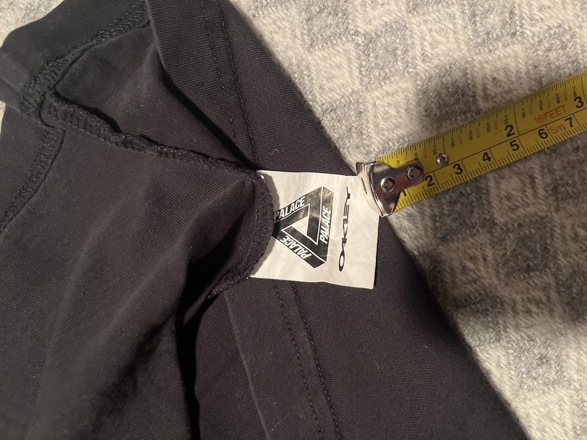 Palace Oakley x Palace T size L Size US L / EU 52-54 / 3 - 6 Thumbnail