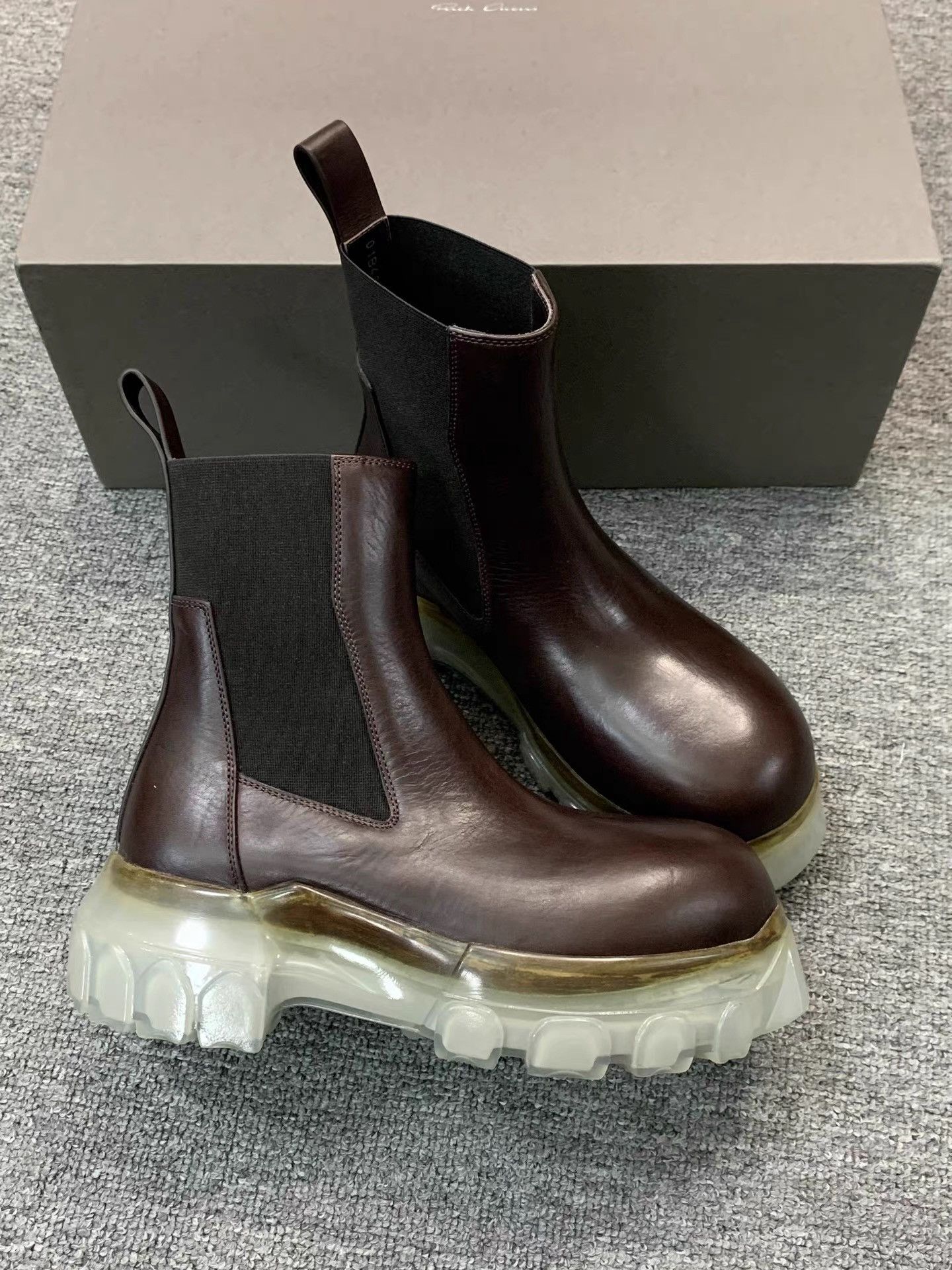 Rick Owens Rick Owens Women’s Octopus Sole Chelsea Boots K34 Size US 5 / IT 35 - 1 Thumbnail