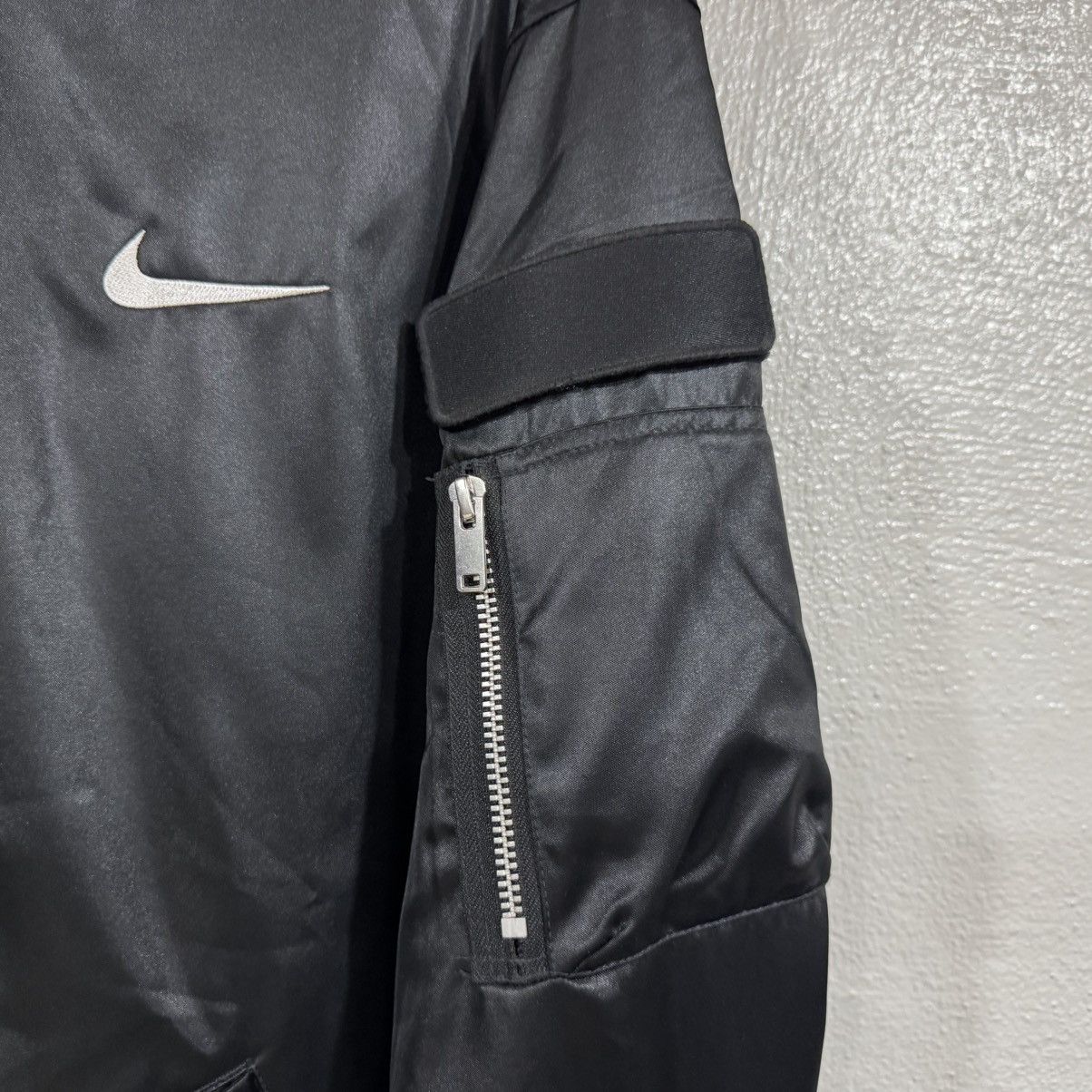 Nike Nike Reversible Graphic Satin Bomber Jacket AT4373-010 2X Size US XXL / EU 58 / 5 - 5 Thumbnail