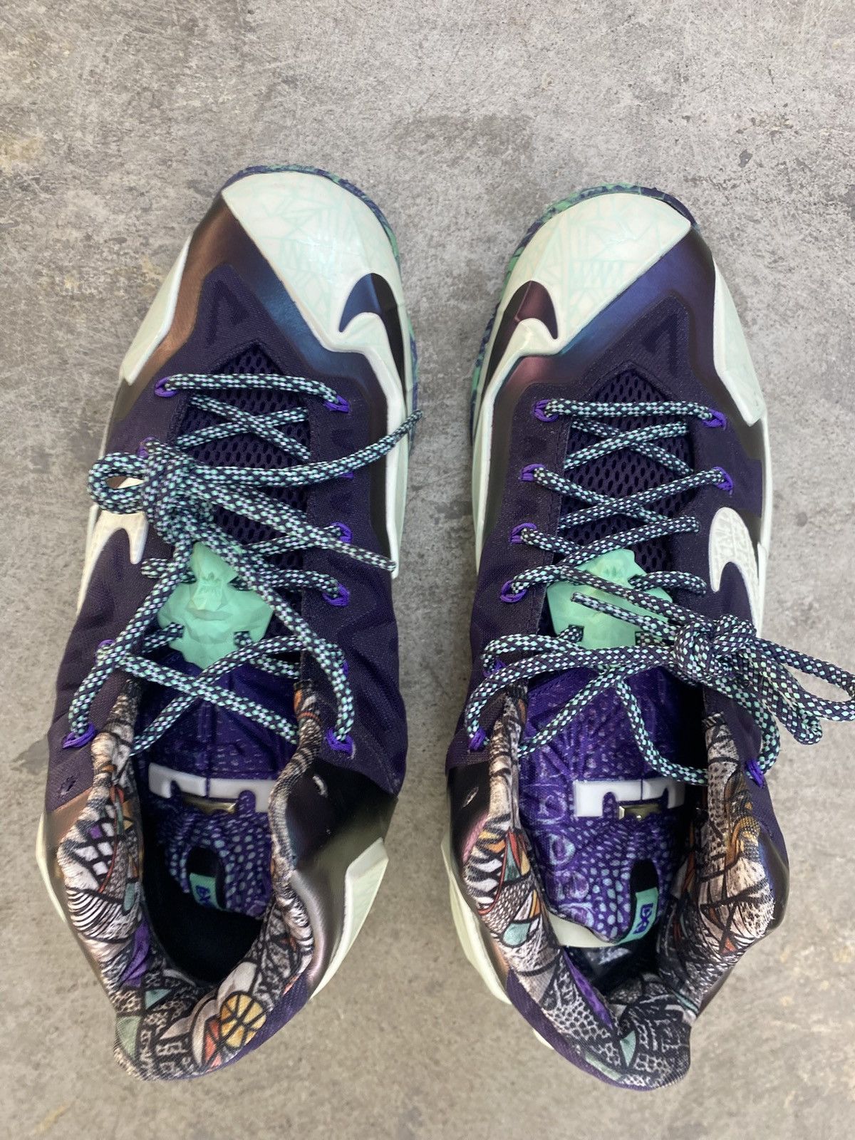 Nike Nike Lebron 11 NOLA Gumbo League Gator Size US 9.5 / EU 42-43 - 2 Thumbnail