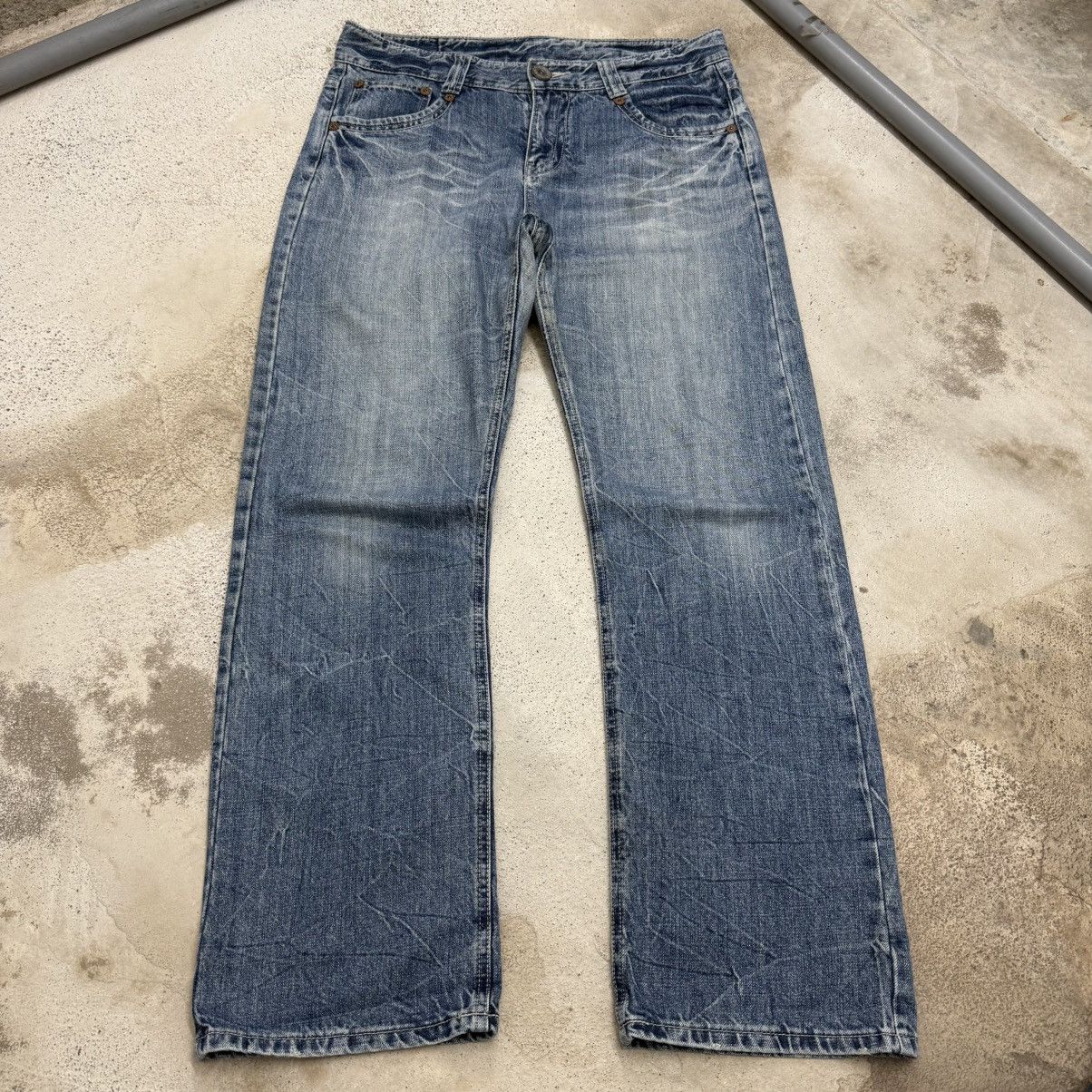 Japanese Brand Vintage Y2K Buckle Back Lightning i6w9 wash Denim Pants Size US 35 - 3 Thumbnail