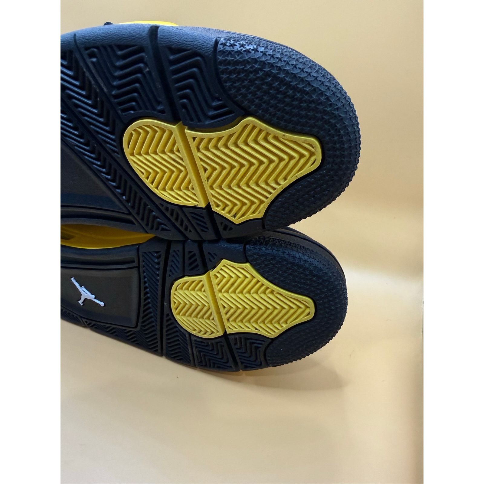 Jordan Brand Jordan 4 Thunder Size 9.5 Size US 9.5 / EU 42-43 - 5 Thumbnail