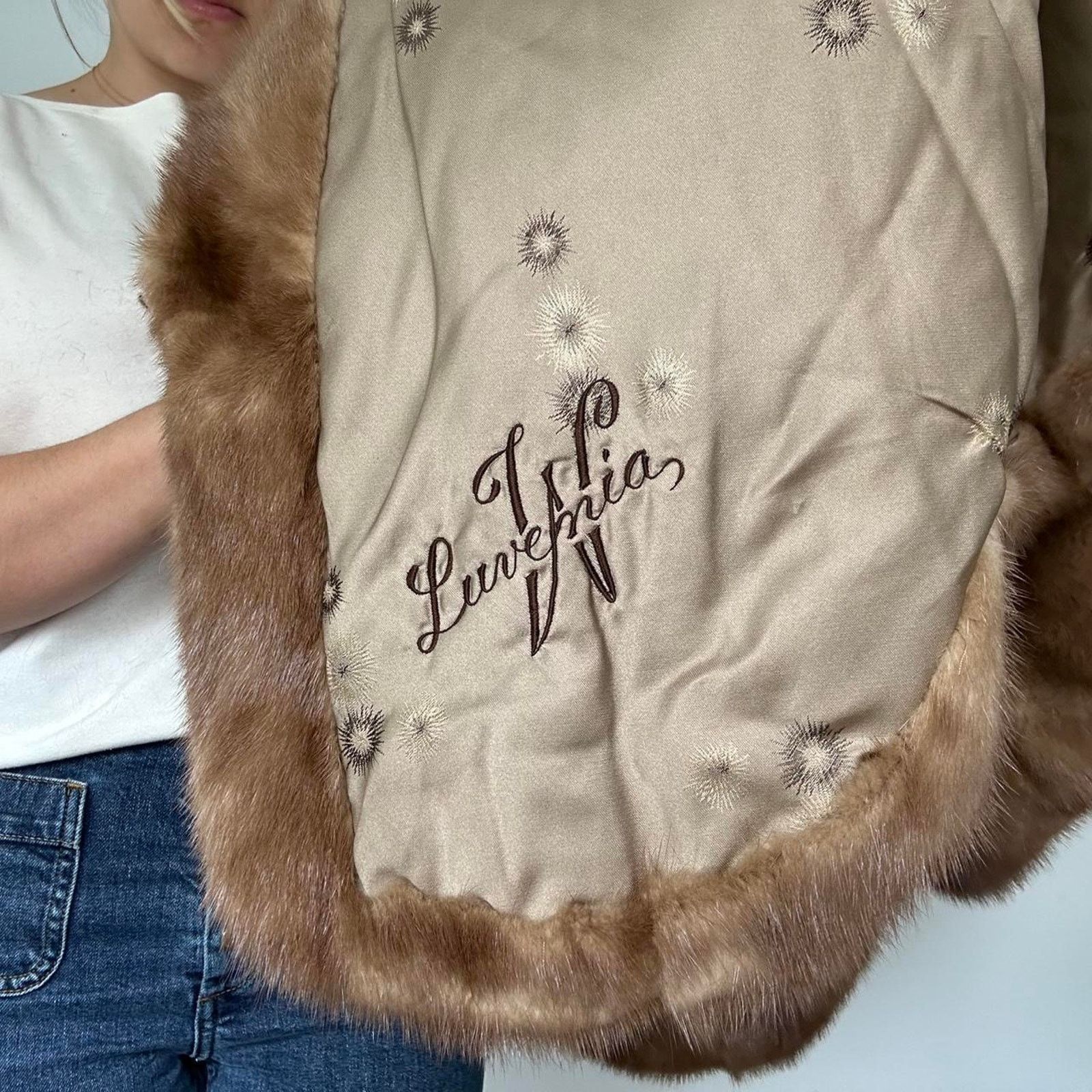 Other Vintage Fur Cape/ Capelet (One Size) Size ONE SIZE - 5 Thumbnail