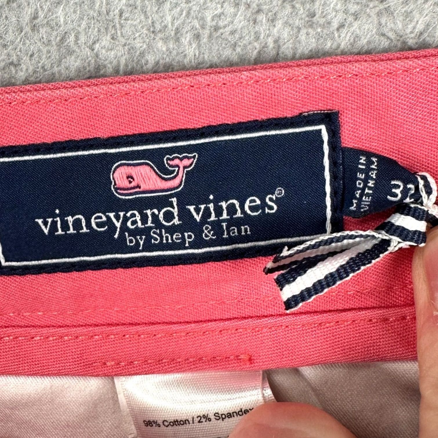 Vineyard Vines Vineyard Vines Breaker Shorts Mens 32X11 Pink Khaki Flat Front Stretch Chino NEW Size US 32 / EU 48 - 4 Thumbnail