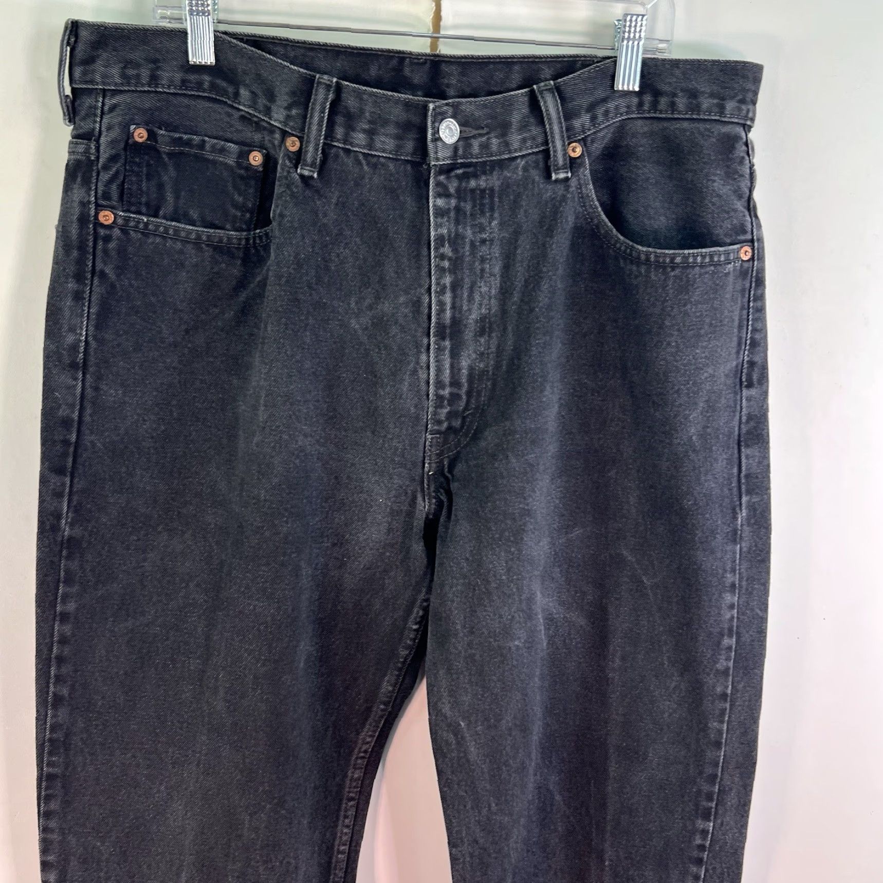 Levi's VINTAGE Levi's Jeans Men's Relaxed Fit Straight Denim Size 38 X32 Black 550 90s Size US 38 / EU 54 - 3 Thumbnail