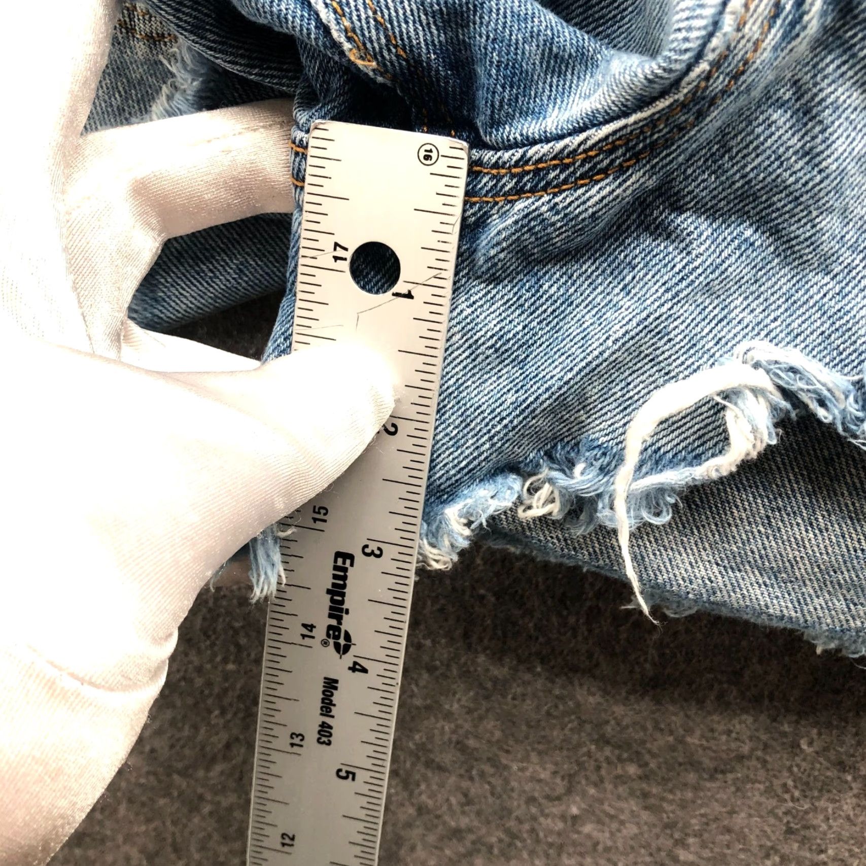 Zara Zara Denim Shorts Womens 4 Blue Light Wash Cutoff Frayed Ripped Distressed Jeans Shorts Women 4 Blue Light Wash Cut-Off Size 27" / US 4 / IT 40 - 7 Thumbnail