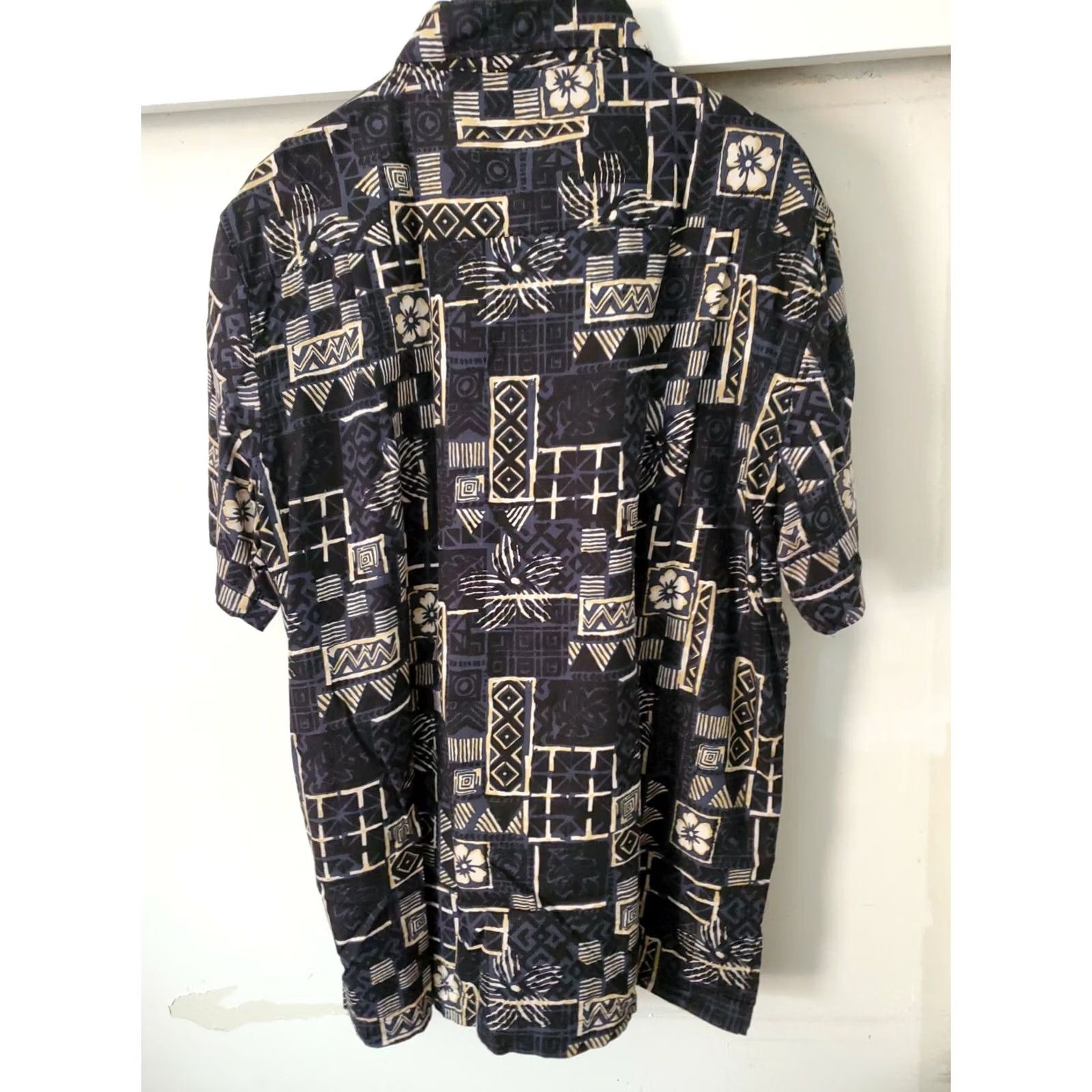 ALOHAS VINTAGE Weekender Casual Aloha Hawaiian Shirt XL Men Button-Up Short Sleeve Black 55% Cotton 45% Rayon Limited Edition Size US XL / EU 56 / 4 - 6 Thumbnail