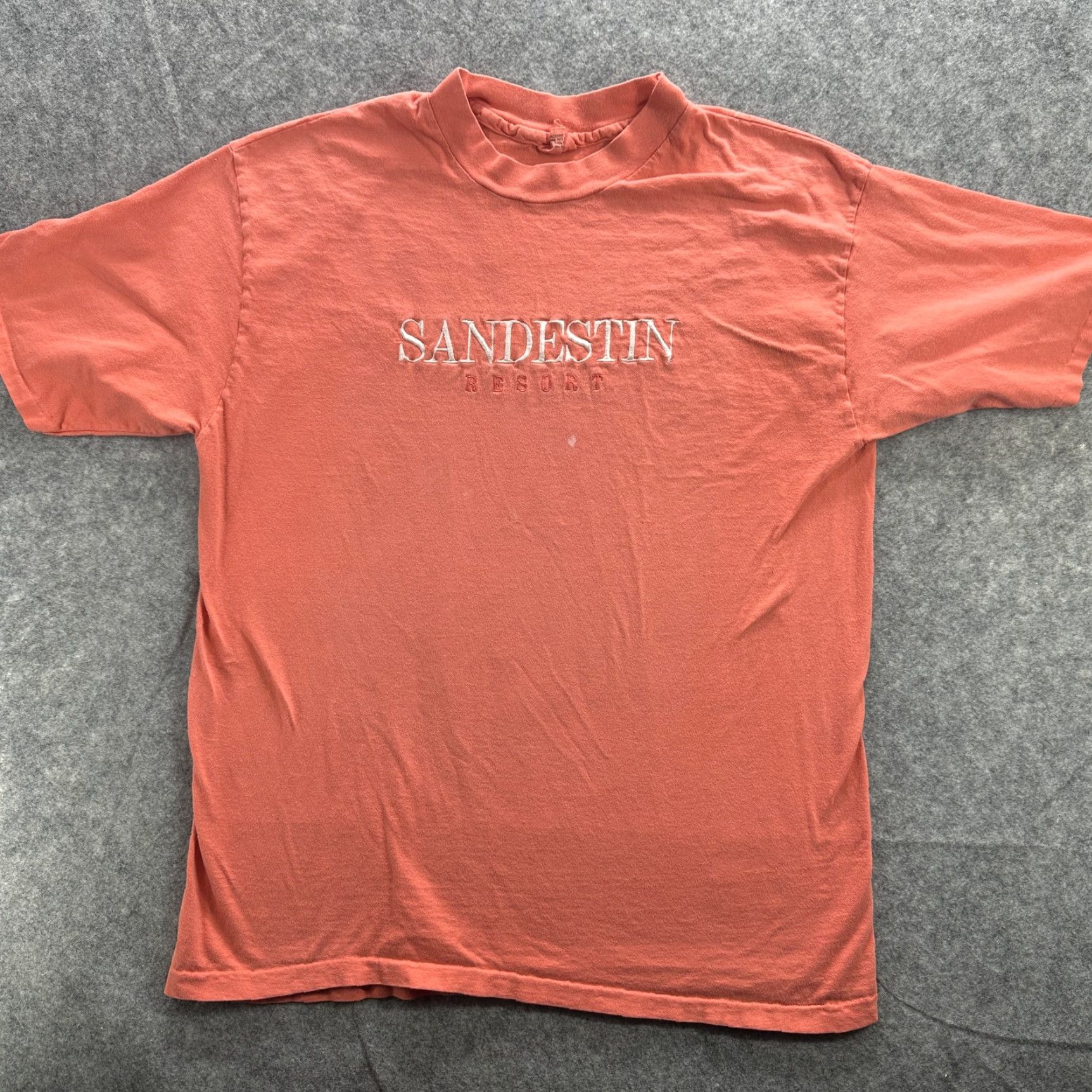 Vintage VINTAGE Cotton Exchange Sandestin Resort Shirt Mens Large Red Embroidered Made USA 90s T-Shirt Travel Beach Souvenir Mens Size US L / EU 52-54 / 3 - 2 Thumbnail