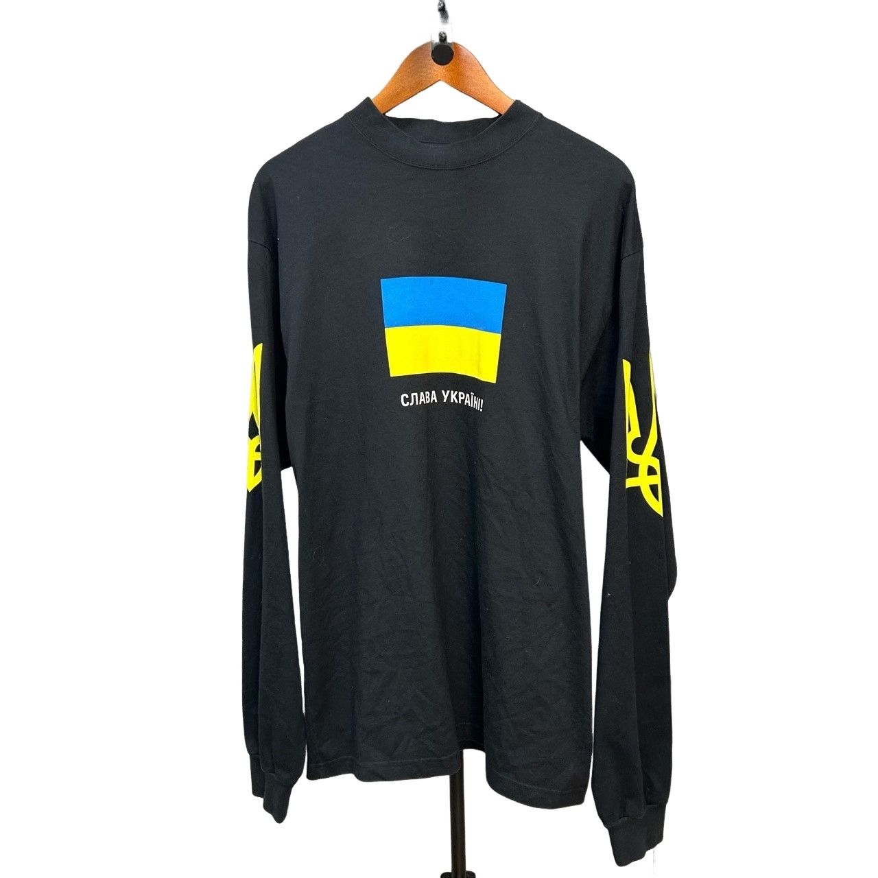 Balenciaga Balenciaga Ukraine Charity Long Sleeve T-Shirt Size M Size US M / EU 48-50 / 2 - 1 Thumbnail