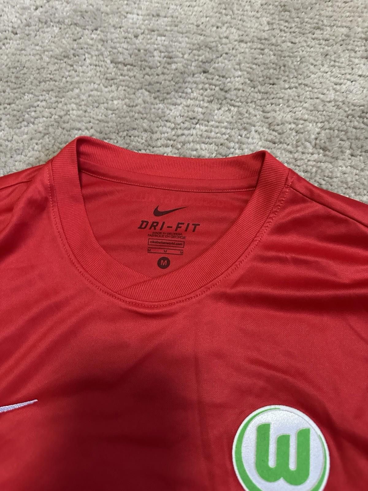 Nike WOLFSBURG GOALKEEPER FOOTBALL SHIRT 2010-2011 JERSEY SIGNED Size US M / EU 48-50 / 2 - 6 Thumbnail