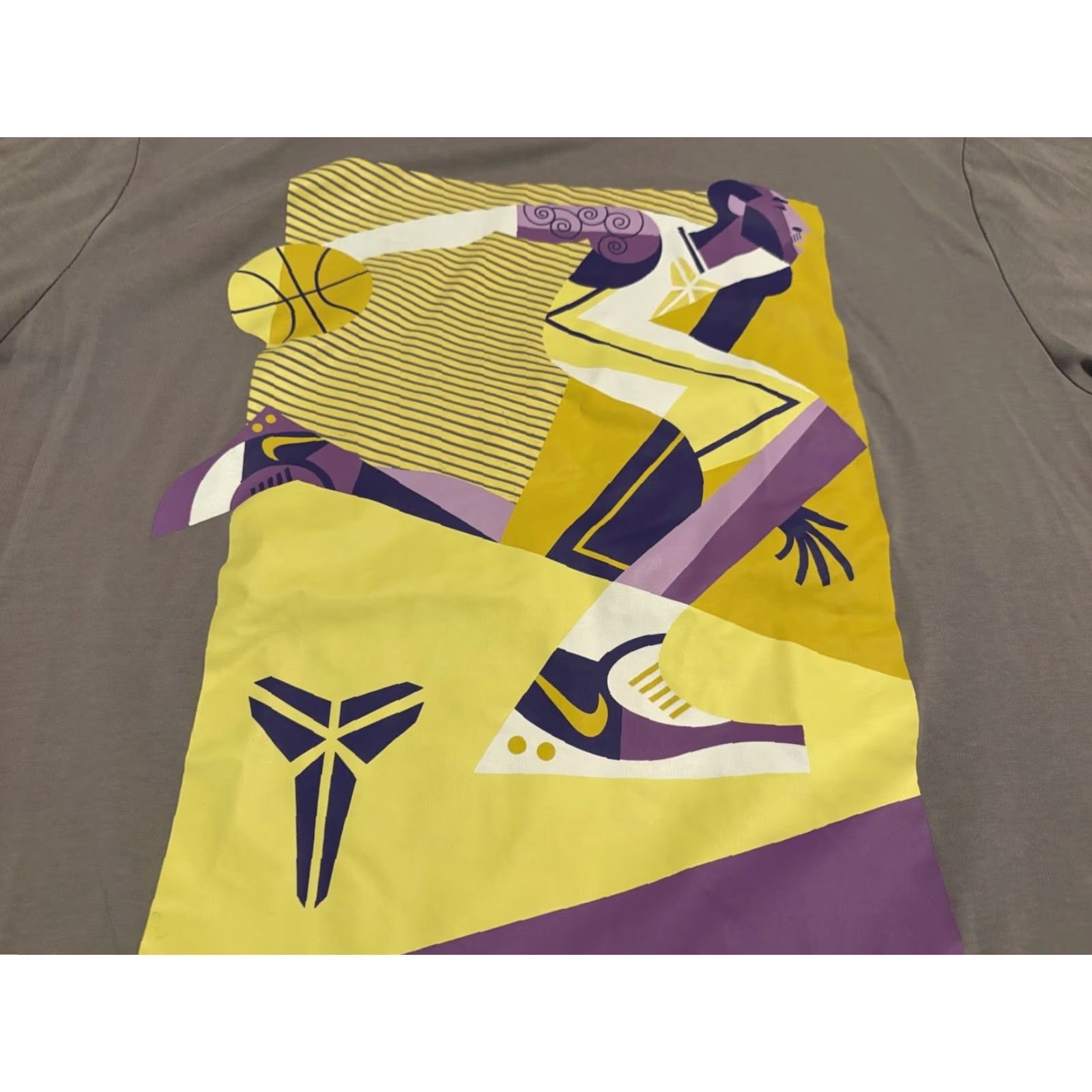 Nike Nike Kobe Bryant Black Mamba Graphic Tee Shirt Dri-Fit L Shirt Mens Short Sleeve Multicolor Large Size US L / EU 52-54 / 3 - 3 Thumbnail