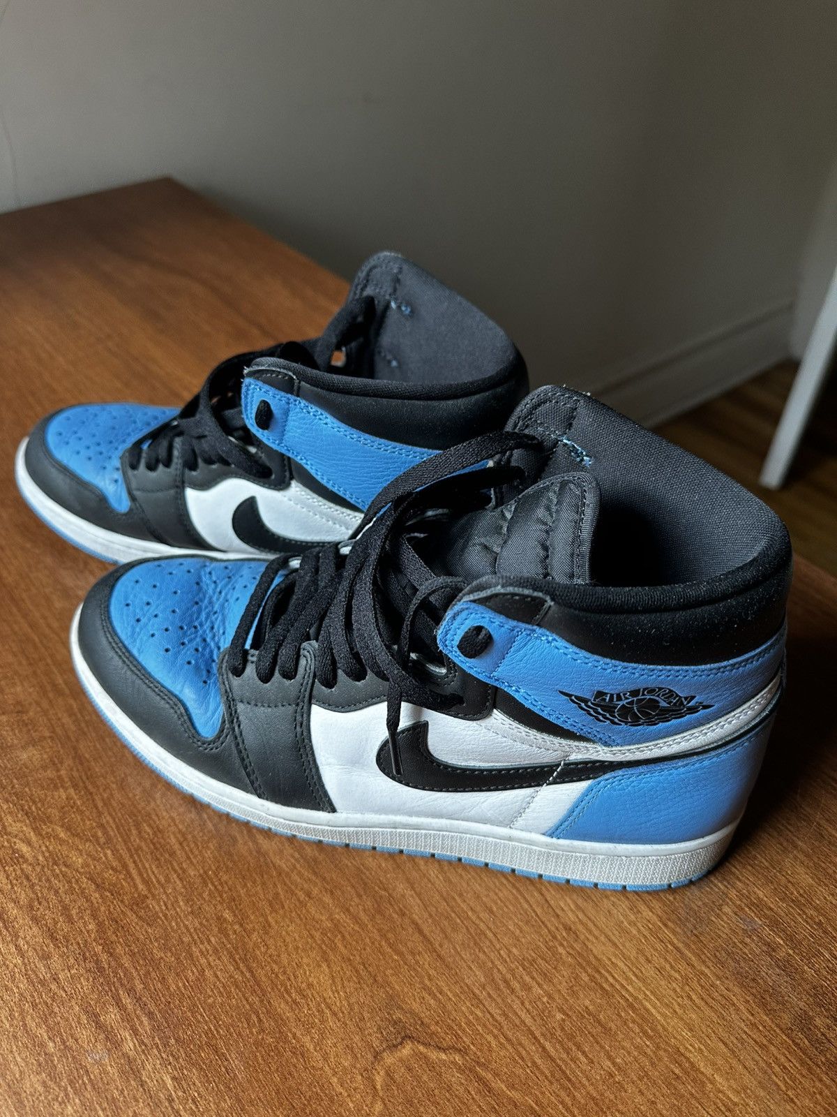 Jordan Brand Jordan 1 OG High Blue Size US 10.5 / EU 43-44 - 1 Thumbnail
