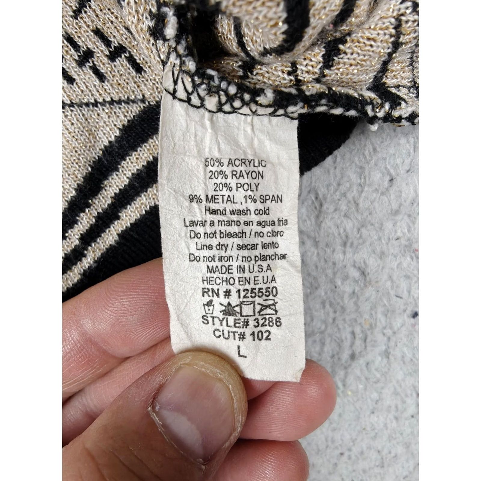 Vintage VINTAGE Hera Collection Sweater Womens L Black Aztec Tribal Crop Pullover Geometric Knit Size L / US 10 / IT 46 - 3 Thumbnail