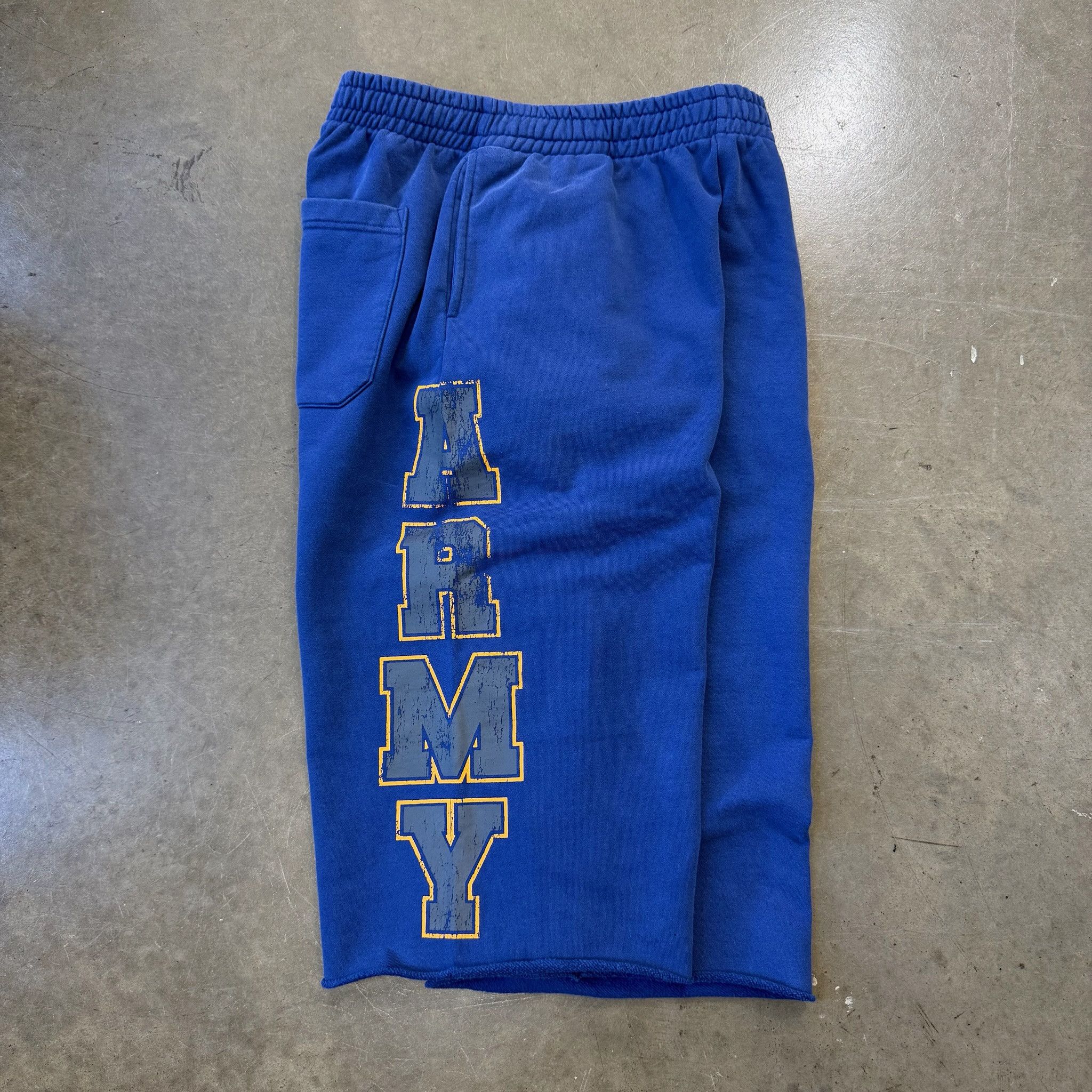 HMDD Size Medium - HMDD Army Sweatshort Size US 30 / EU 46 - 1 Thumbnail