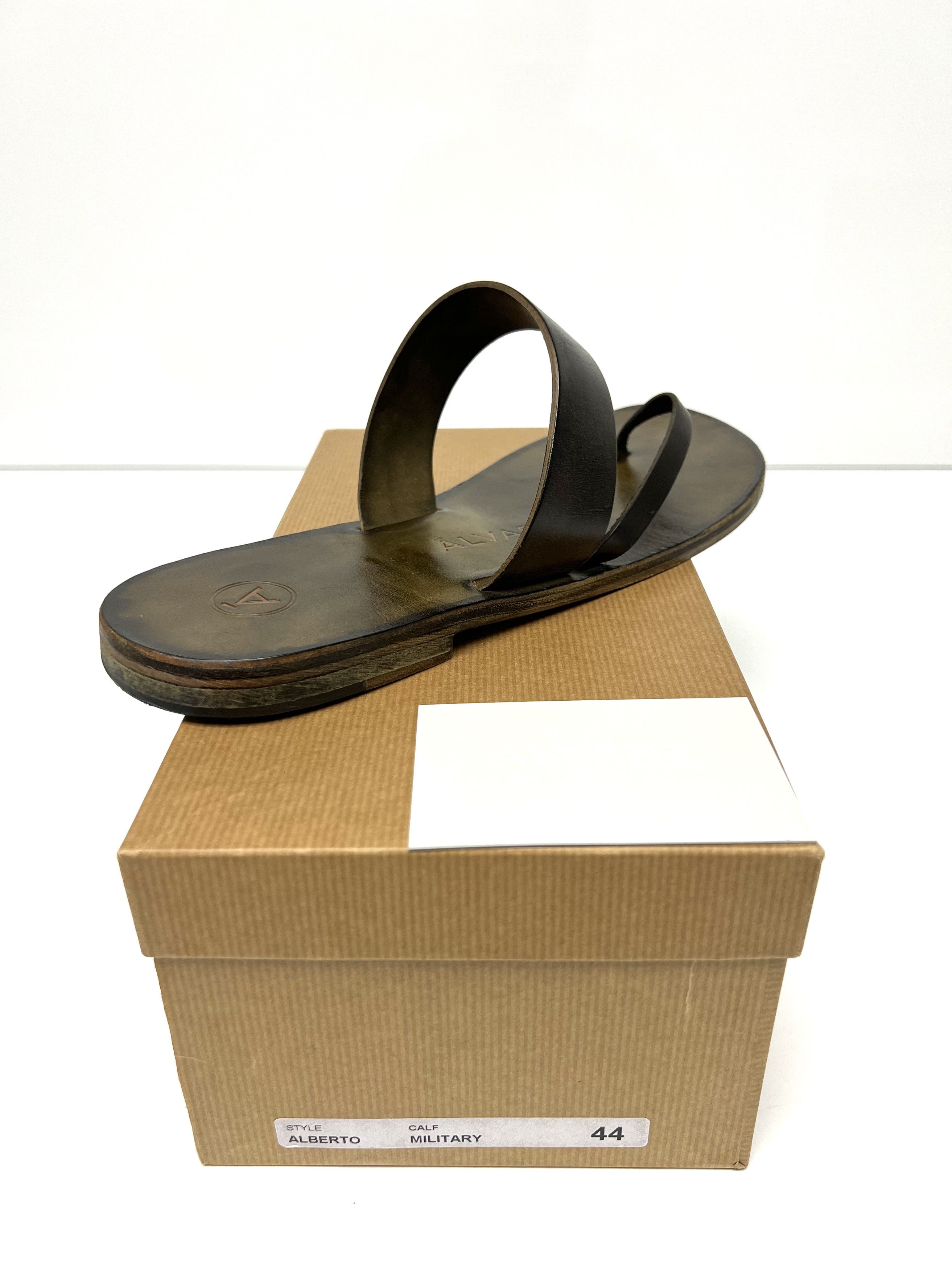 Other ALVARO GONZALEZ, MILITARY GREEN LEATHER HAND MADE, SLIDE Size US 11 / EU 44 - 23 Thumbnail