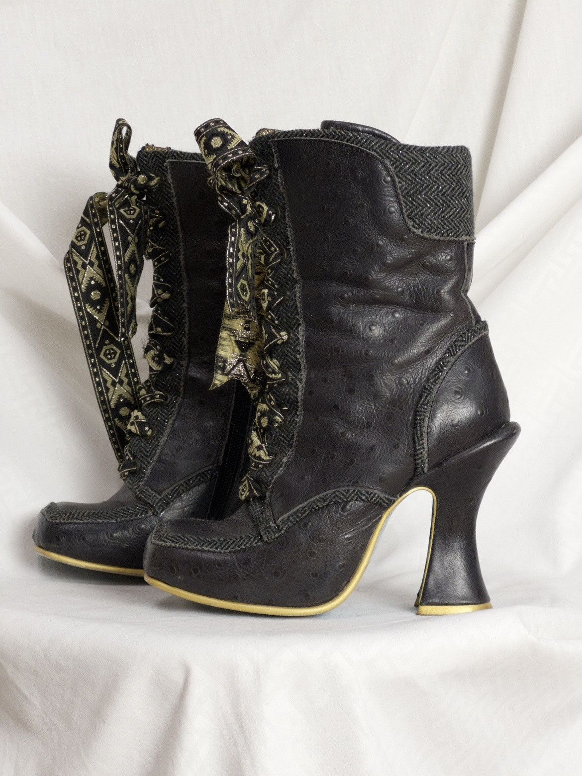 Vintage RARE Irregular Choice Victorian lace-up boots in dark purple Size US 7 / IT 37 - 4 Thumbnail